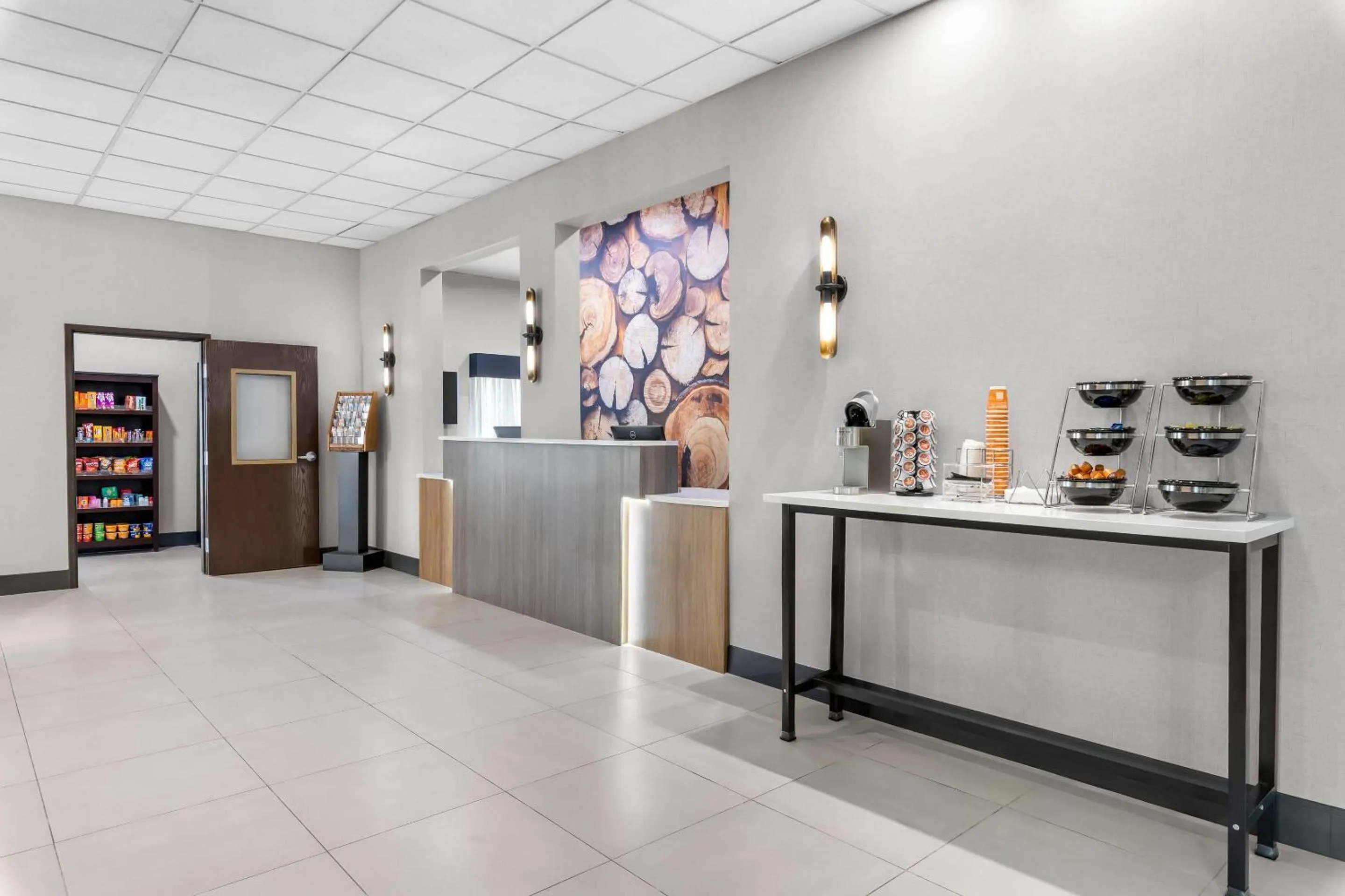 Lobby or reception in Brentwood Suites Nashville, an Ascend Collection Hotel