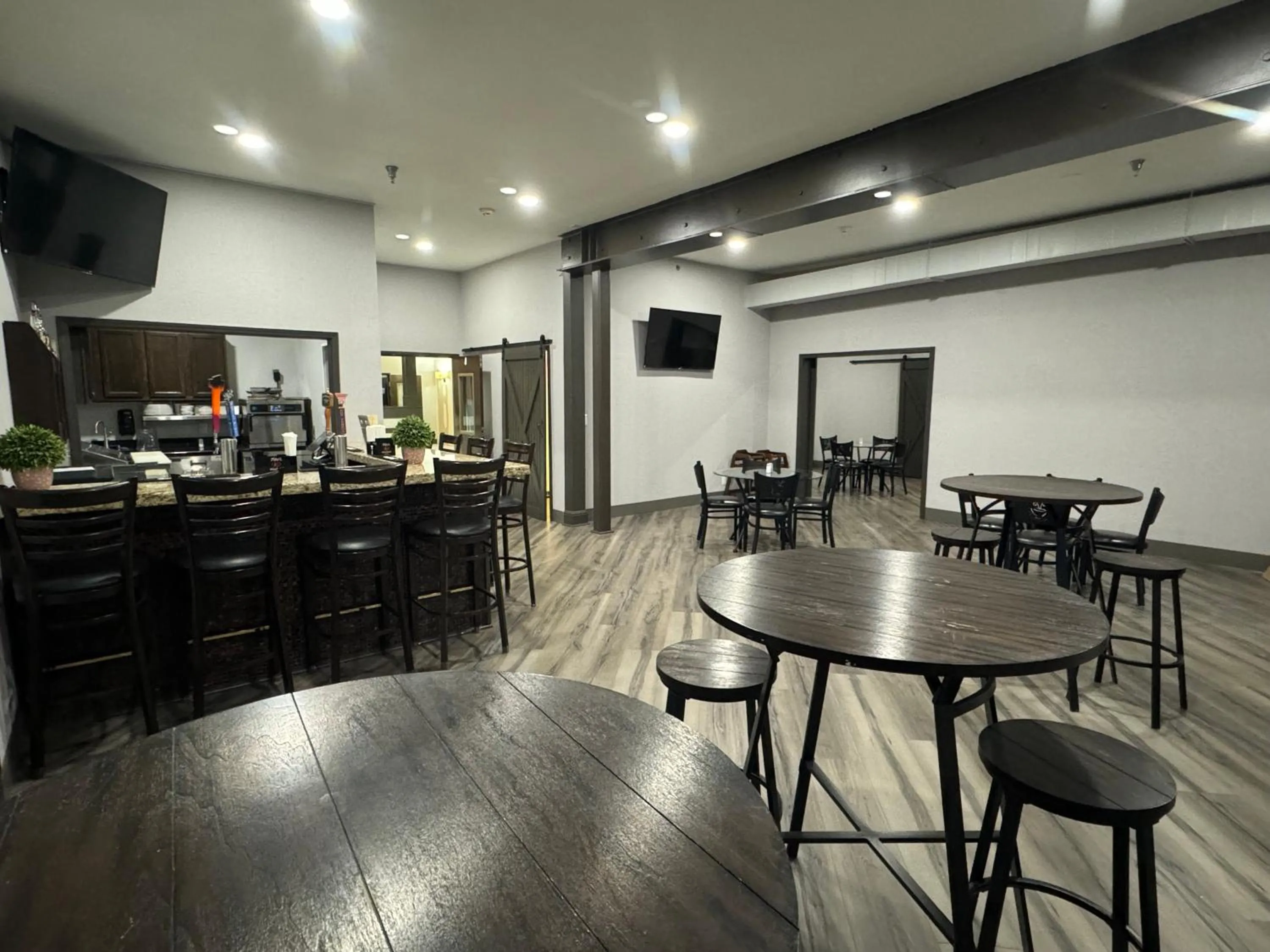Restaurant/places to eat in Brentwood Suites Nashville, an Ascend Collection Hotel