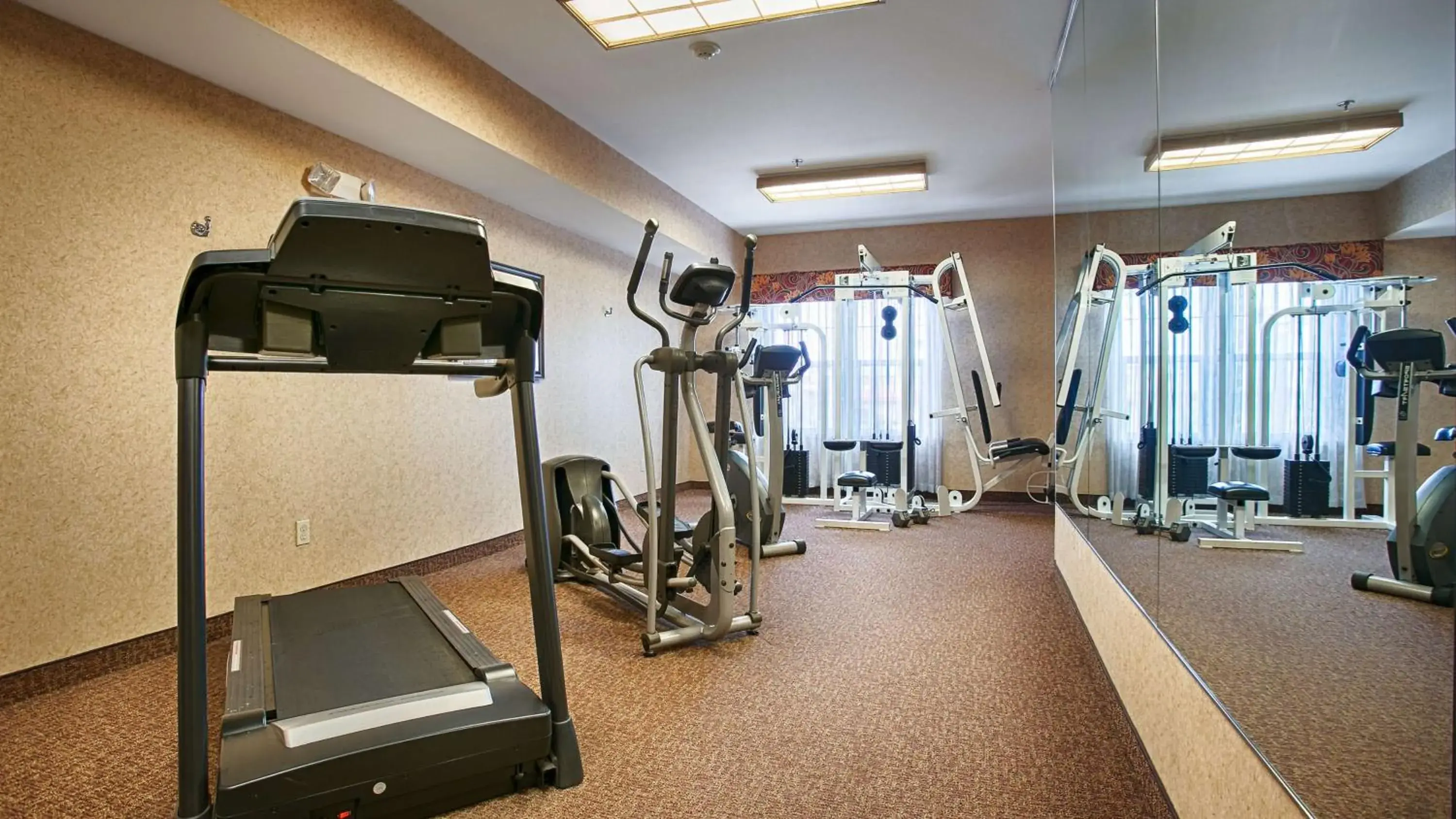 Fitness centre/facilities in Best Western I-5 Inn & Suites Fitness centre/facilities in Best Western I-5 Inn & Suites