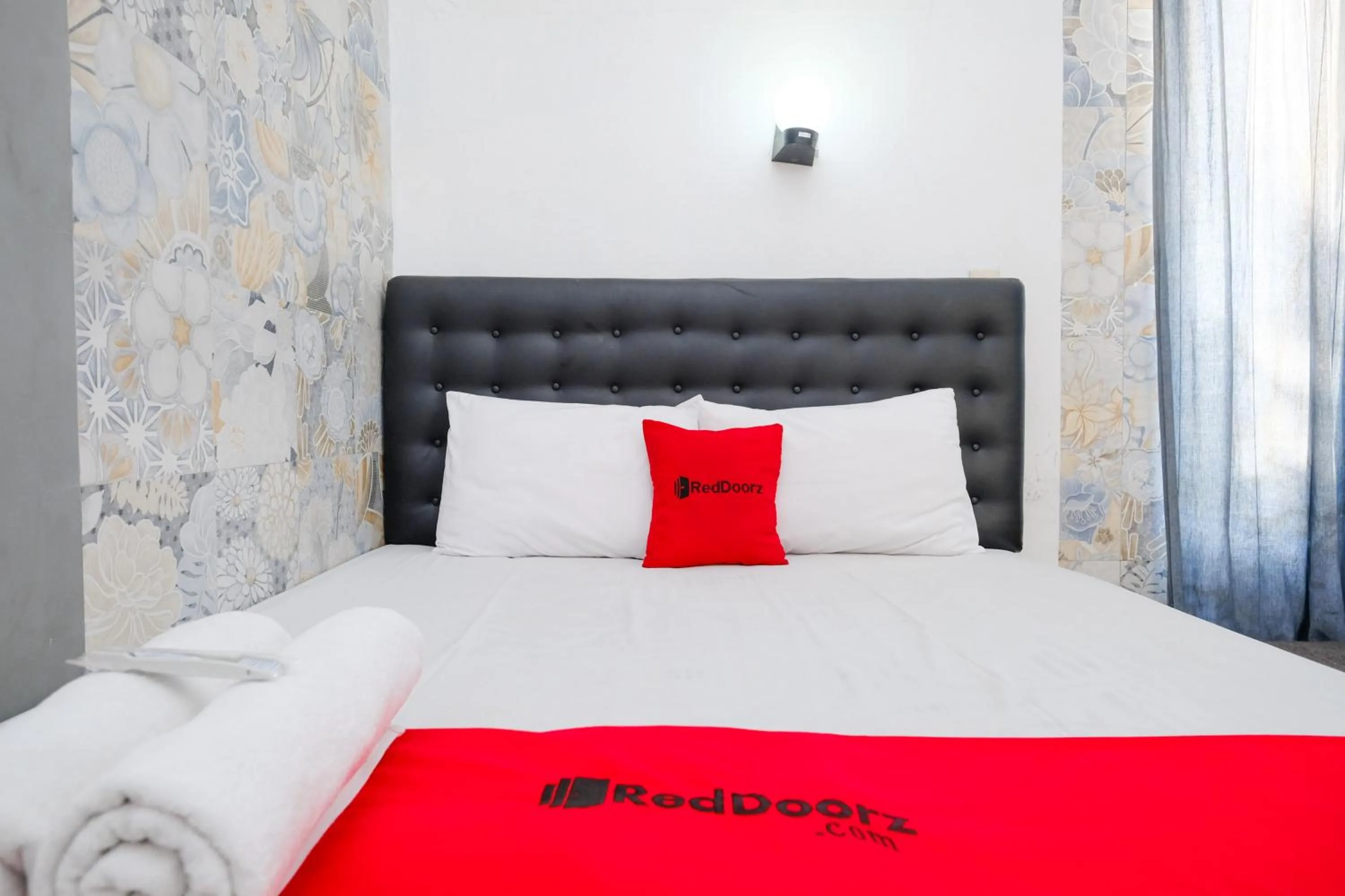 Bedroom, Bed in RedDoorz near UMY Yogyakarta 3