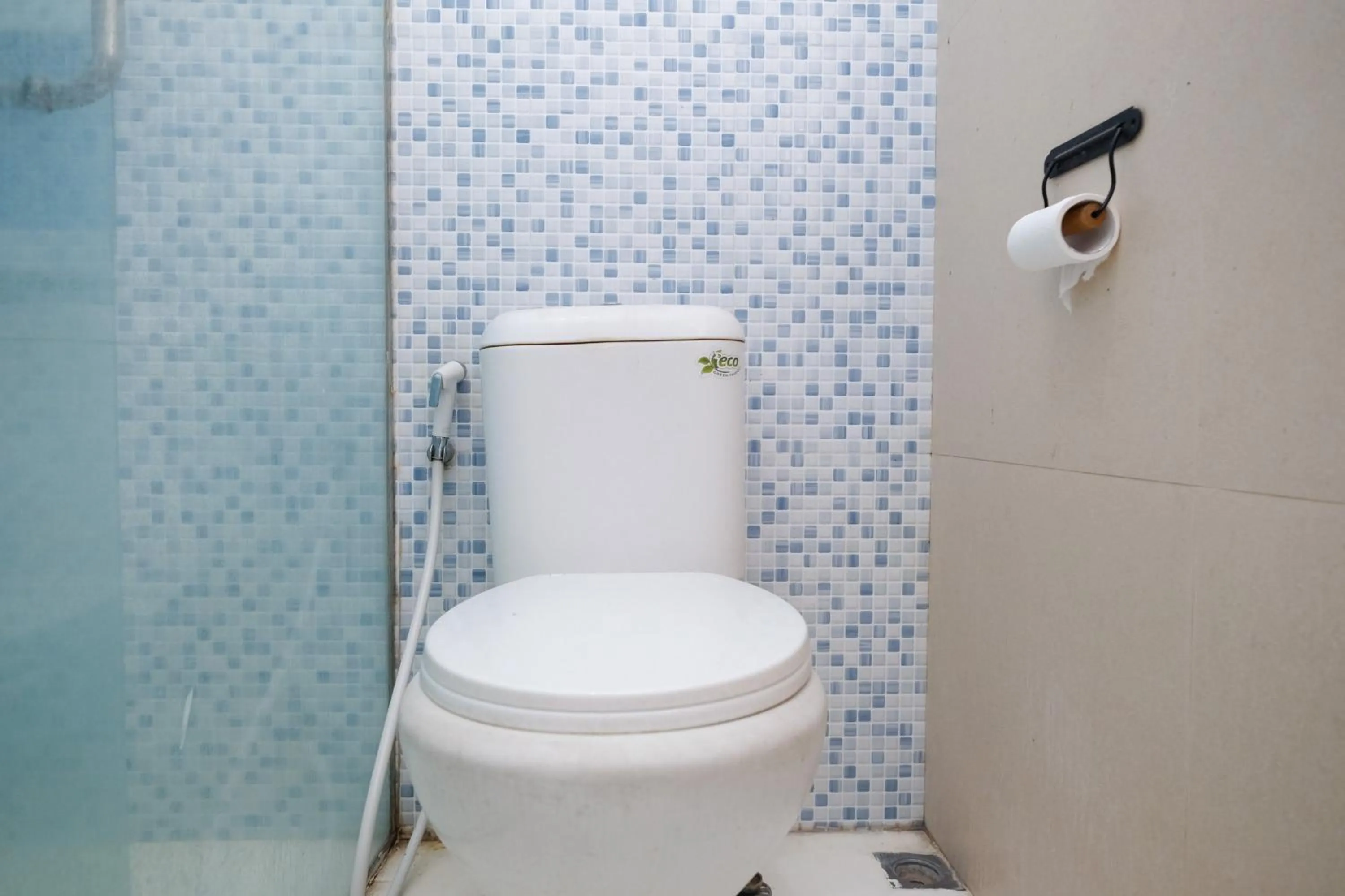 Bathroom in RedDoorz near UMY Yogyakarta 3