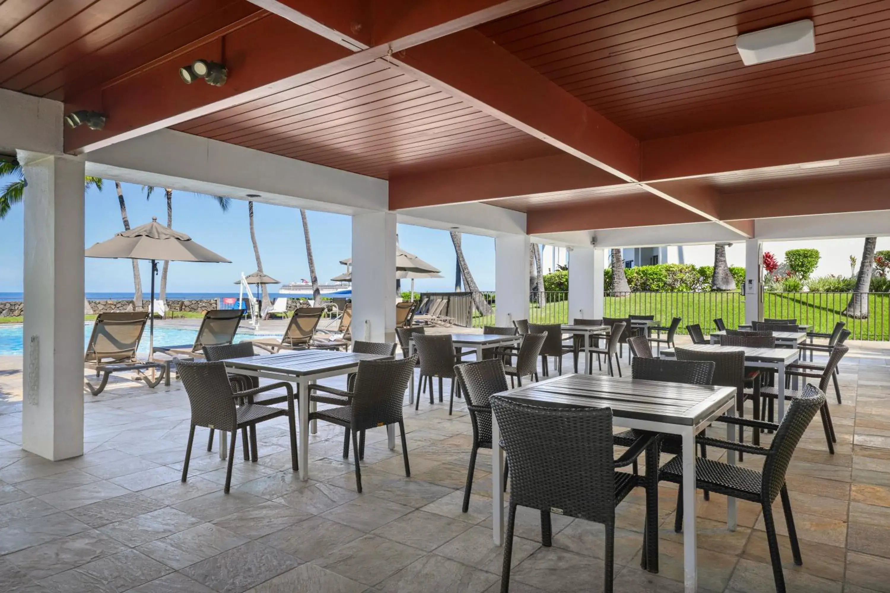 Swimming pool in Royal Sea Cliff Kona by OUTRIGGER Swimming pool in Royal Sea Cliff Kona by OUTRIGGER