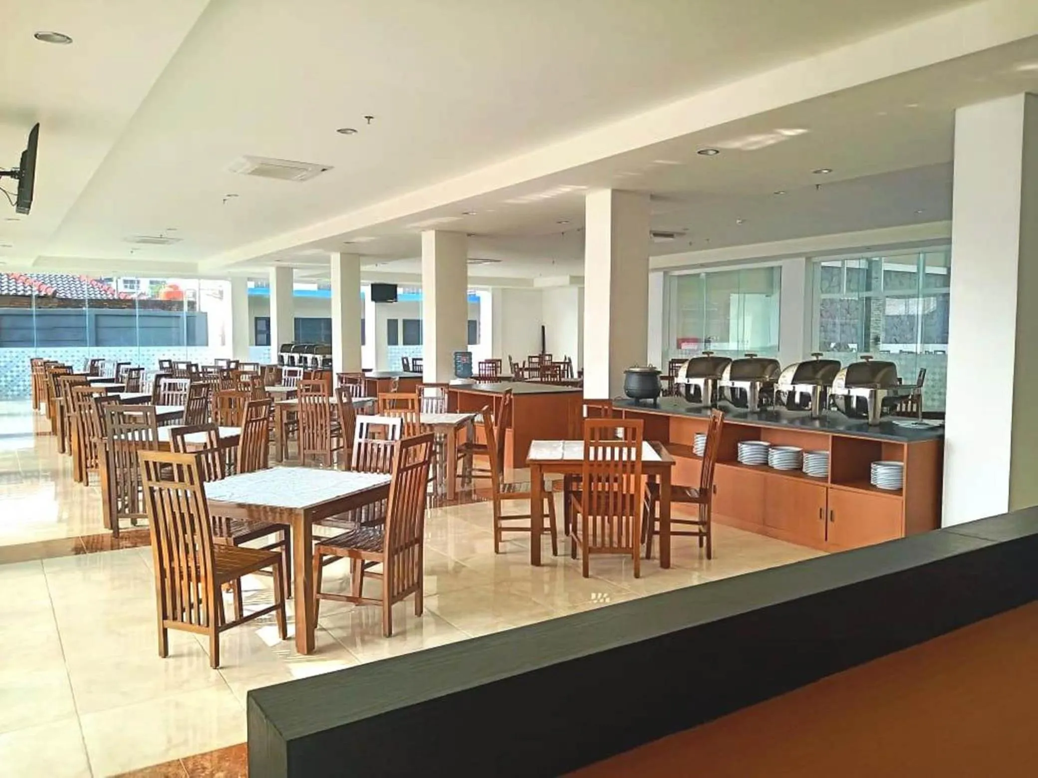 Restaurant/places to eat in Hotel Nalendra Plaza Subang