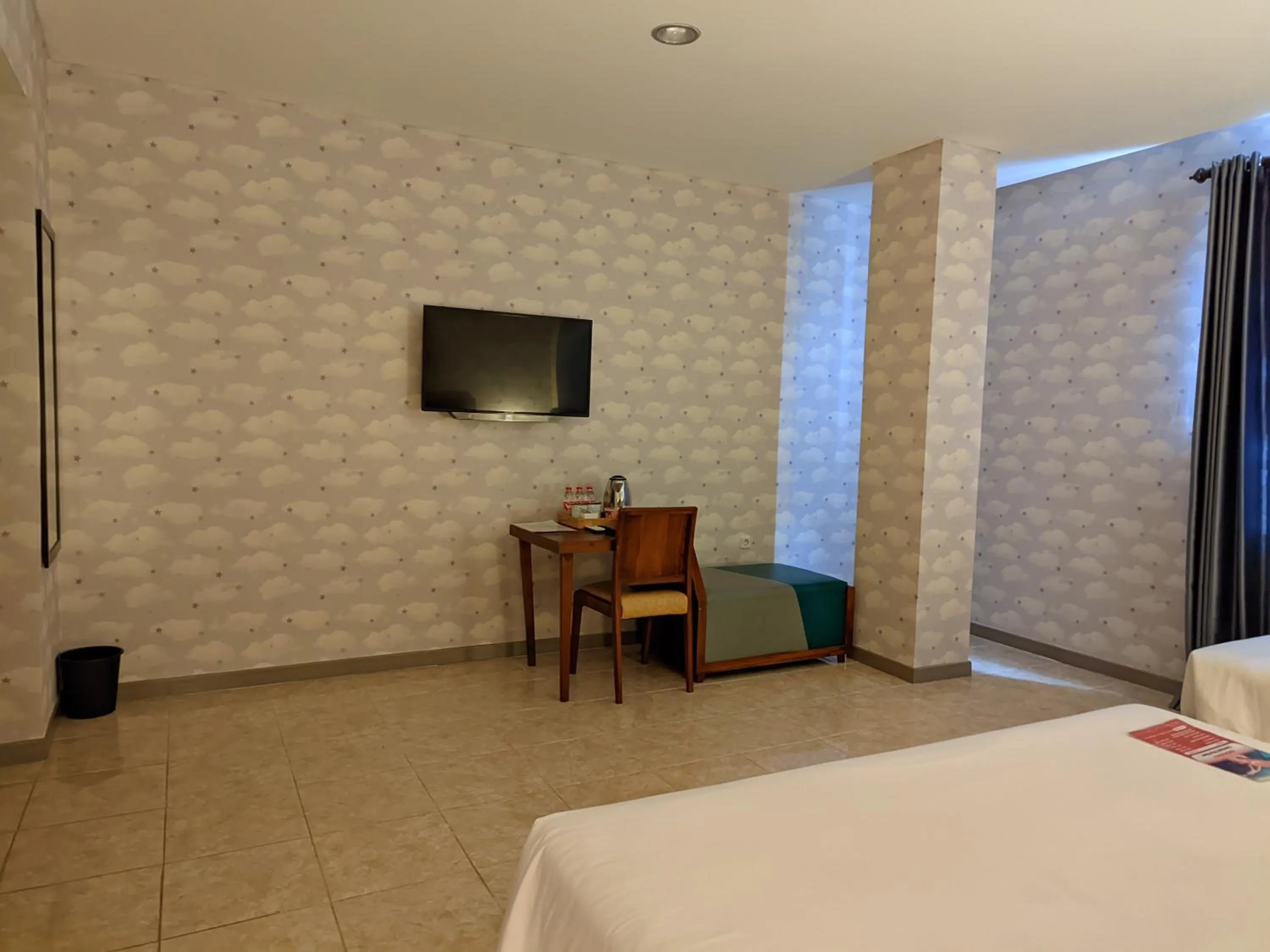 TV and multimedia, Bed in Hotel Nalendra Plaza Subang