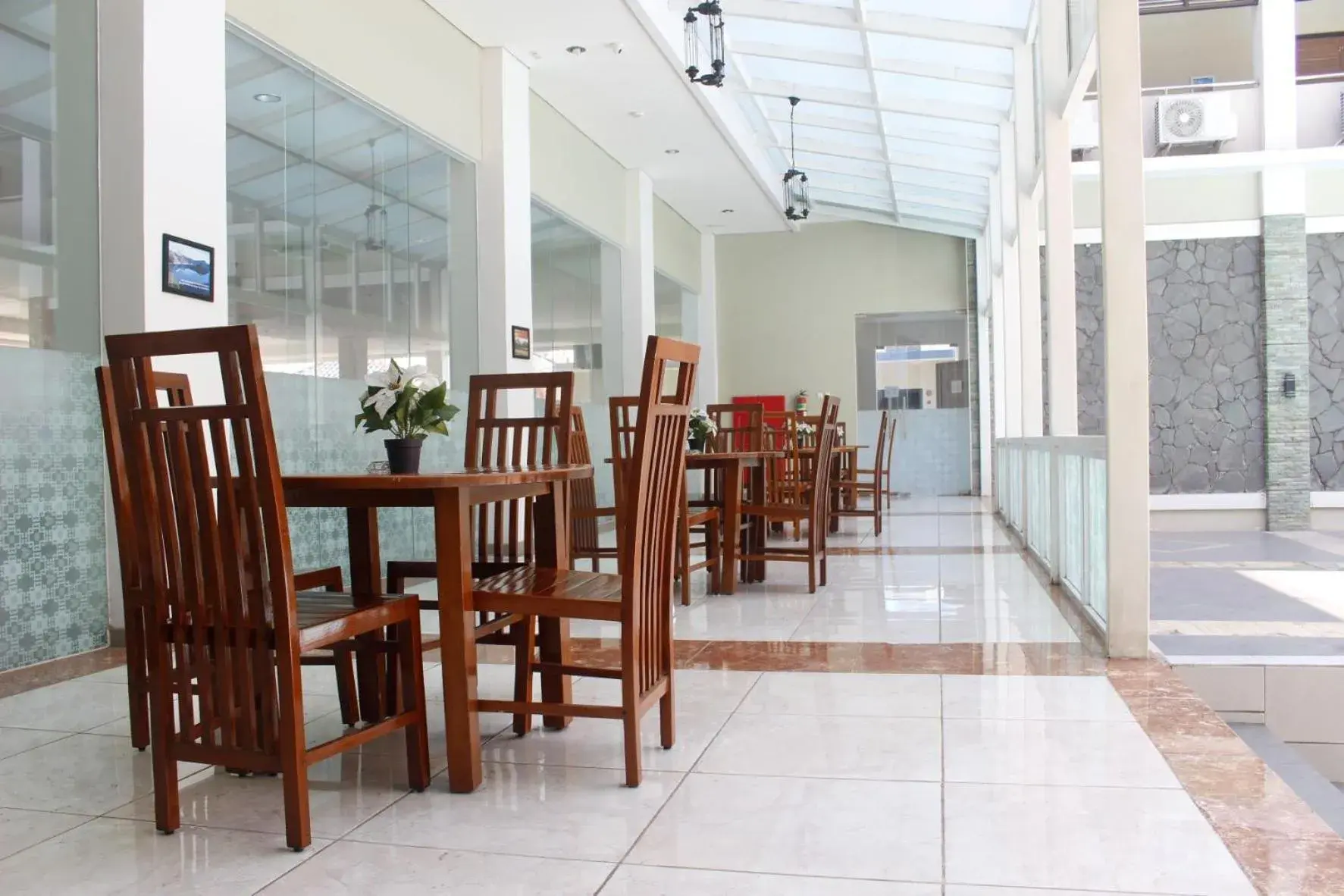 Restaurant/places to eat in Hotel Nalendra Plaza Subang Restaurant/places to eat in Hotel Nalendra Plaza Subang