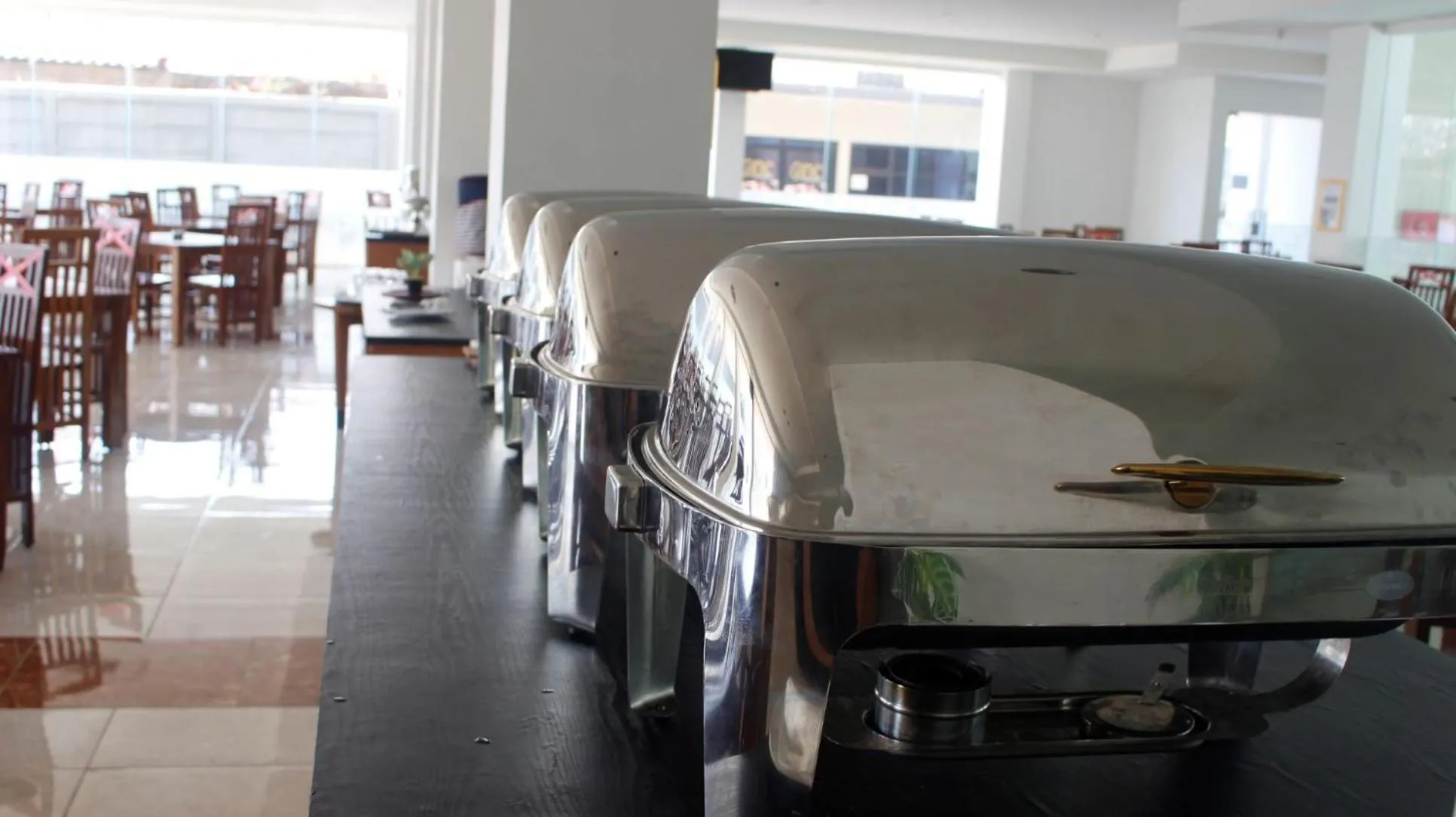 Restaurant/places to eat in Hotel Nalendra Plaza Subang