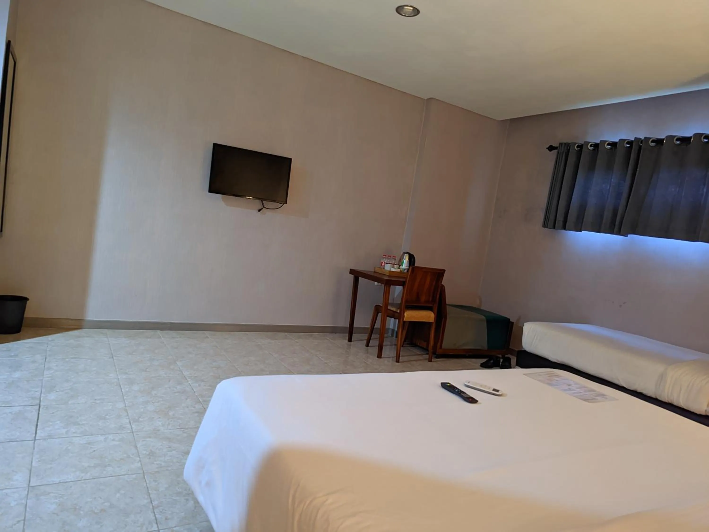 TV and multimedia, Bed in Hotel Nalendra Plaza Subang