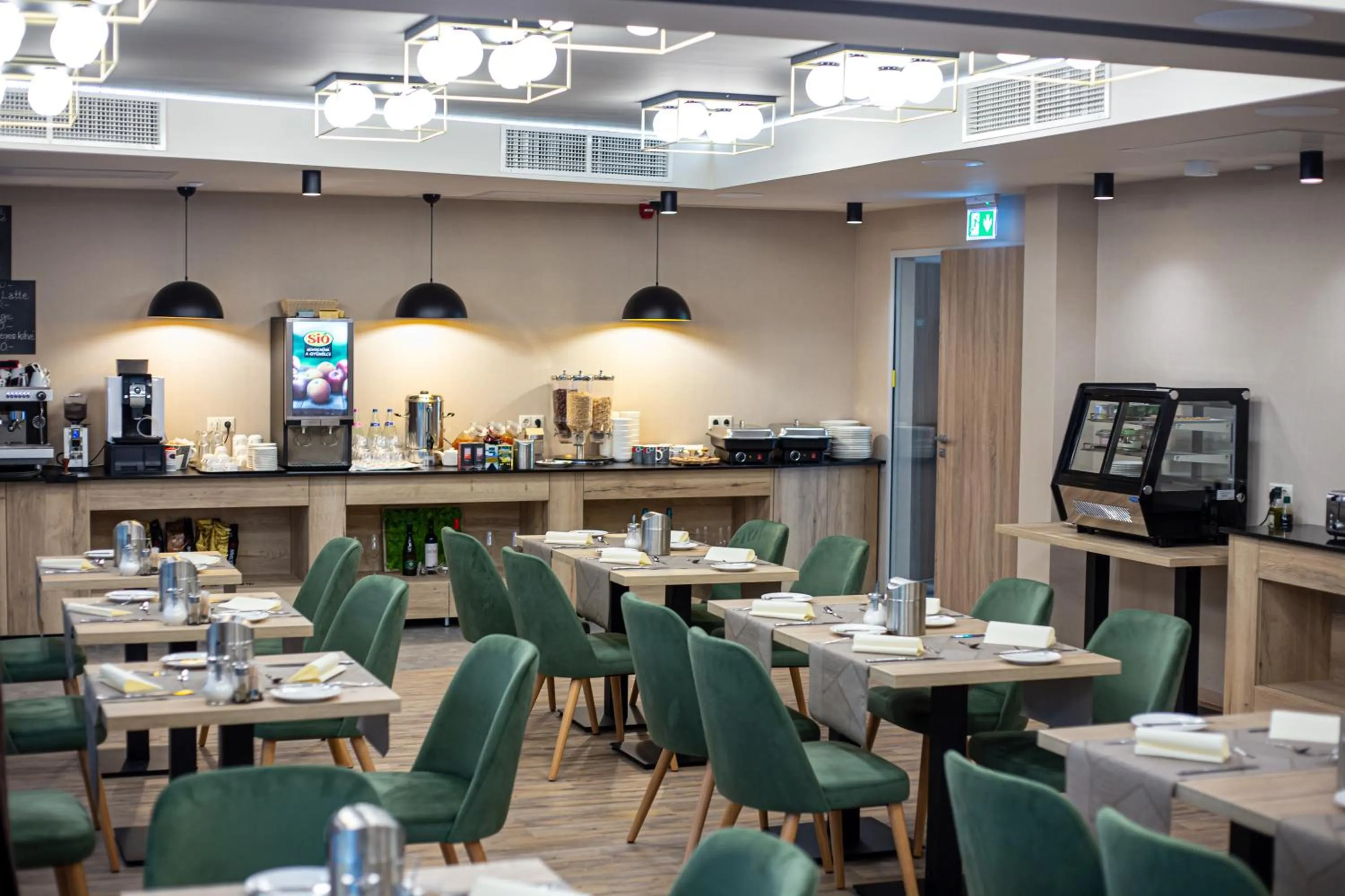 Restaurant/places to eat in Lignum Hotel