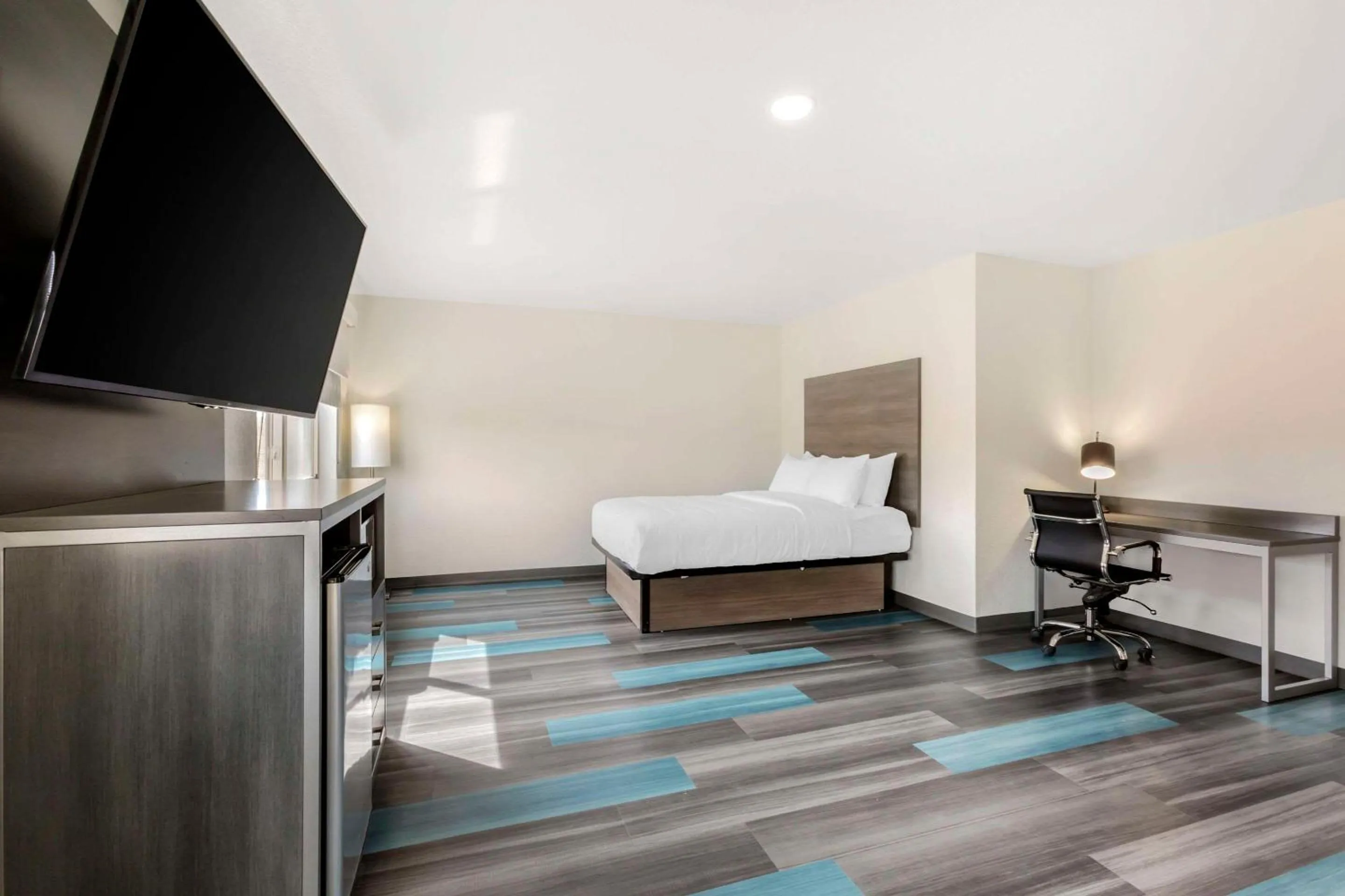 Photo of the whole room in Clarion Pointe Prescott Valley