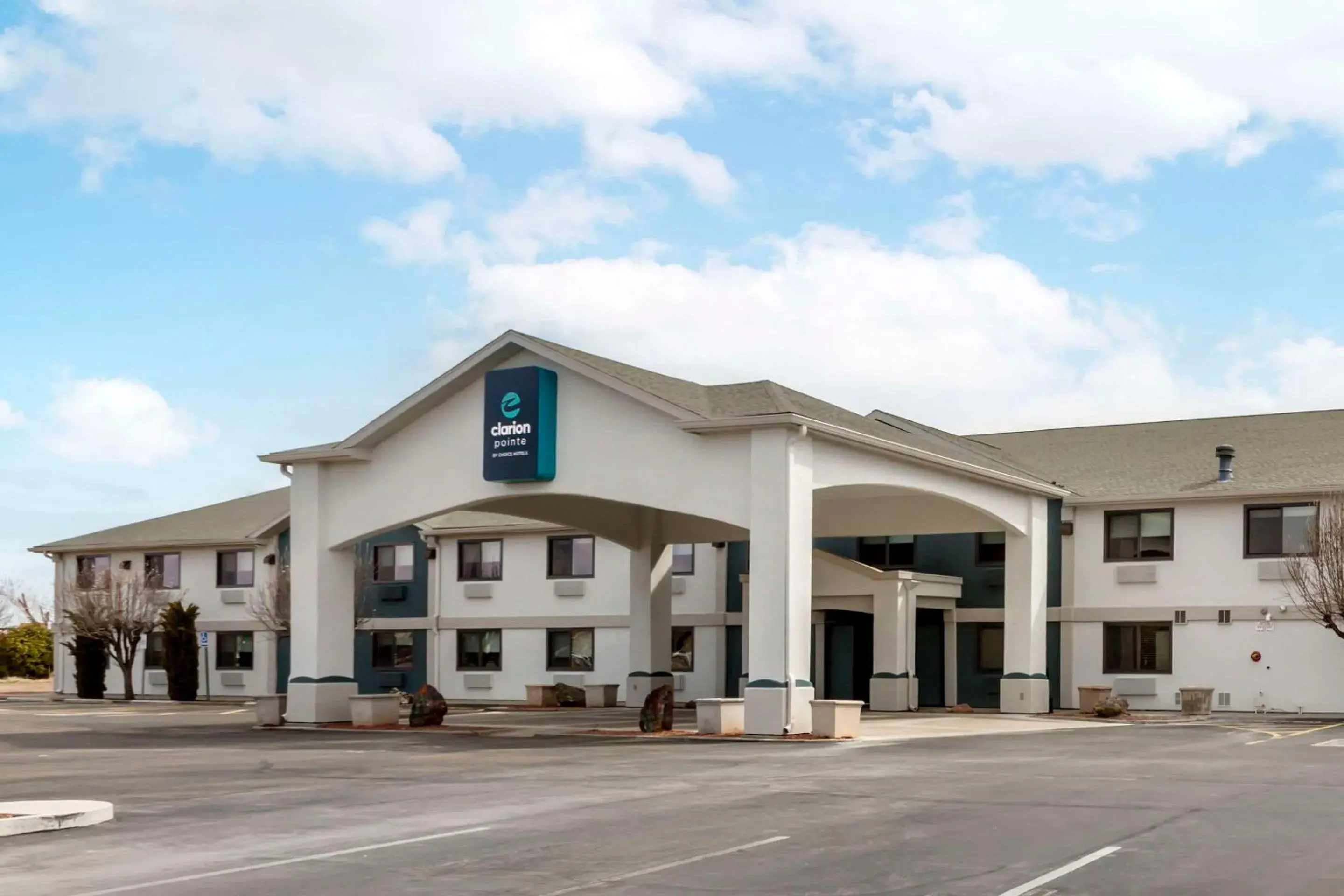 Property building in Clarion Pointe Prescott Valley Property building in Clarion Pointe Prescott Valley