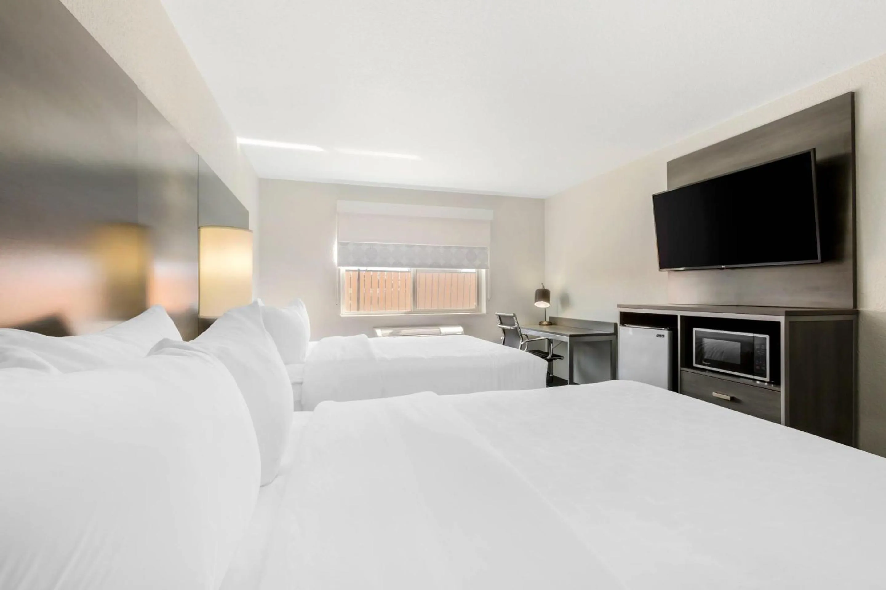 Bedroom, Bed in Clarion Pointe Prescott Valley