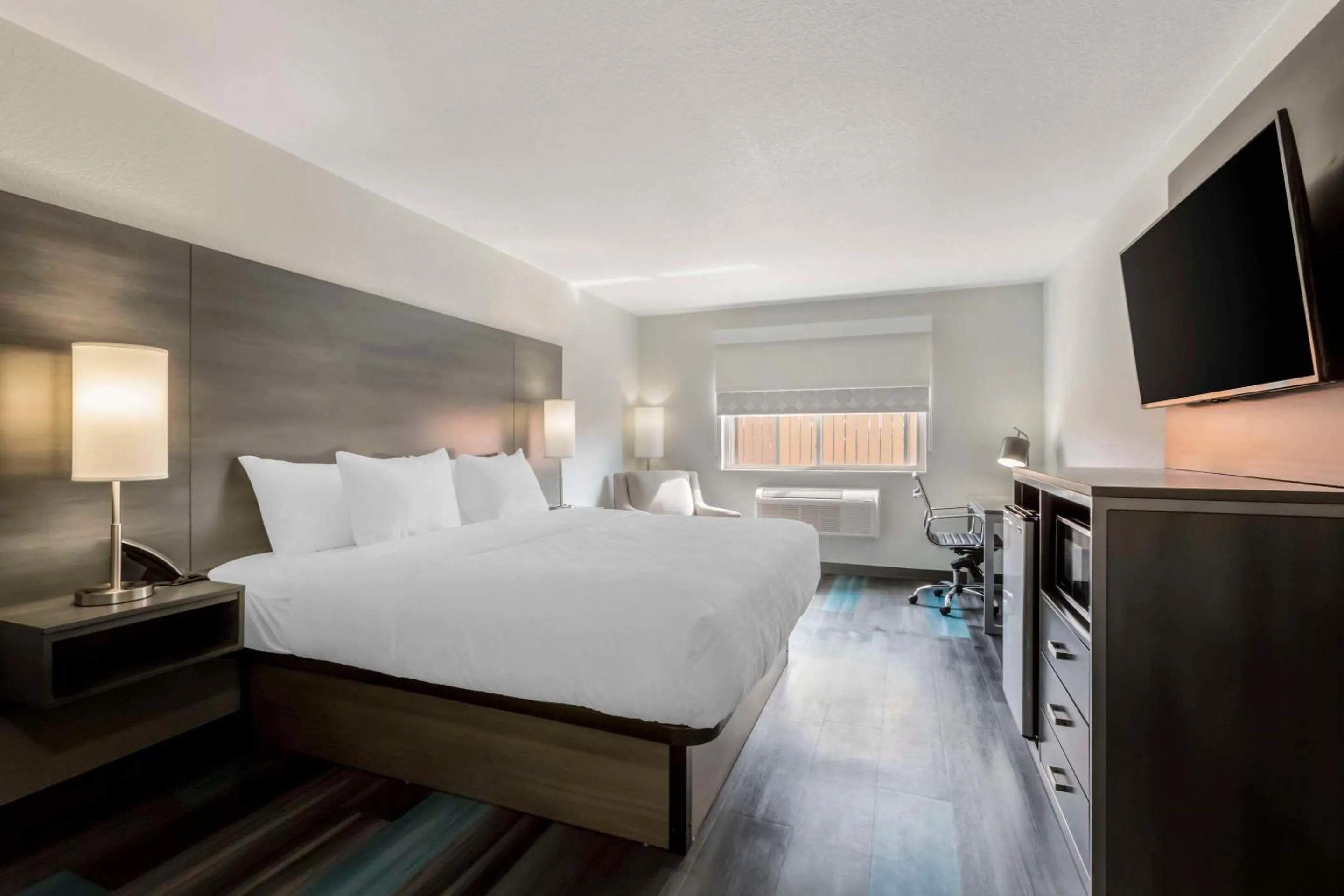 Bedroom, Bed in Clarion Pointe Prescott Valley