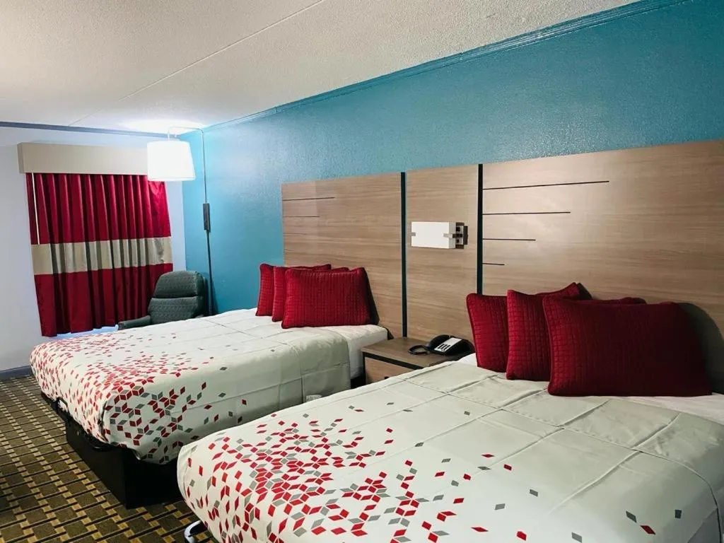 Deluxe Queen Room with Two Queen Beds in Jackson Motel