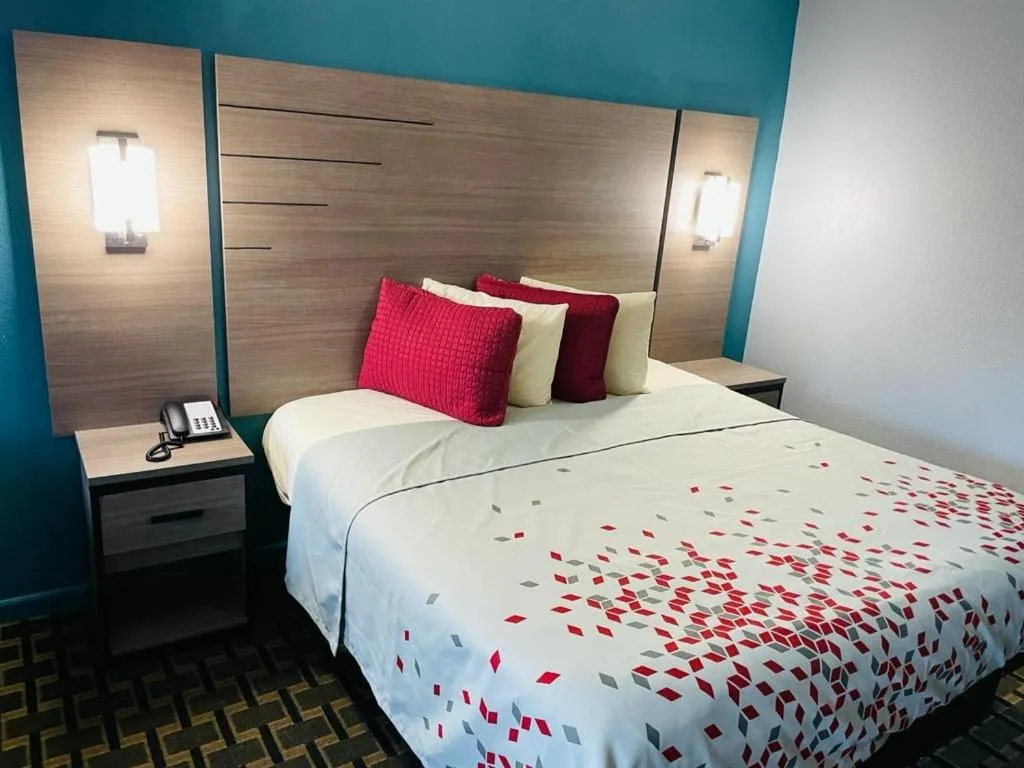 Standard King Room in Jackson Motel