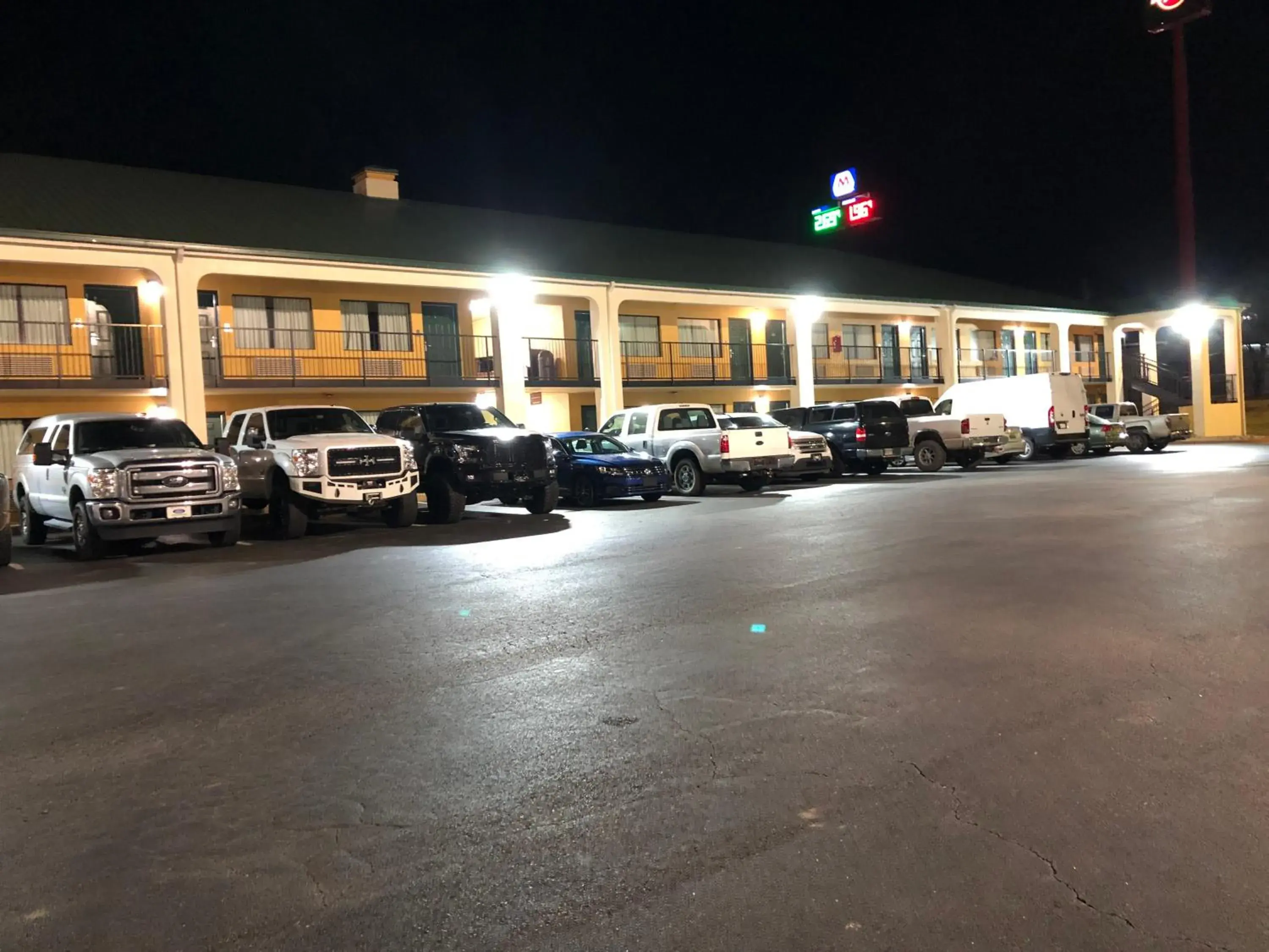 Property building in Howard Johnson by Wyndham Perry GA Property building in Howard Johnson by Wyndham Perry GA