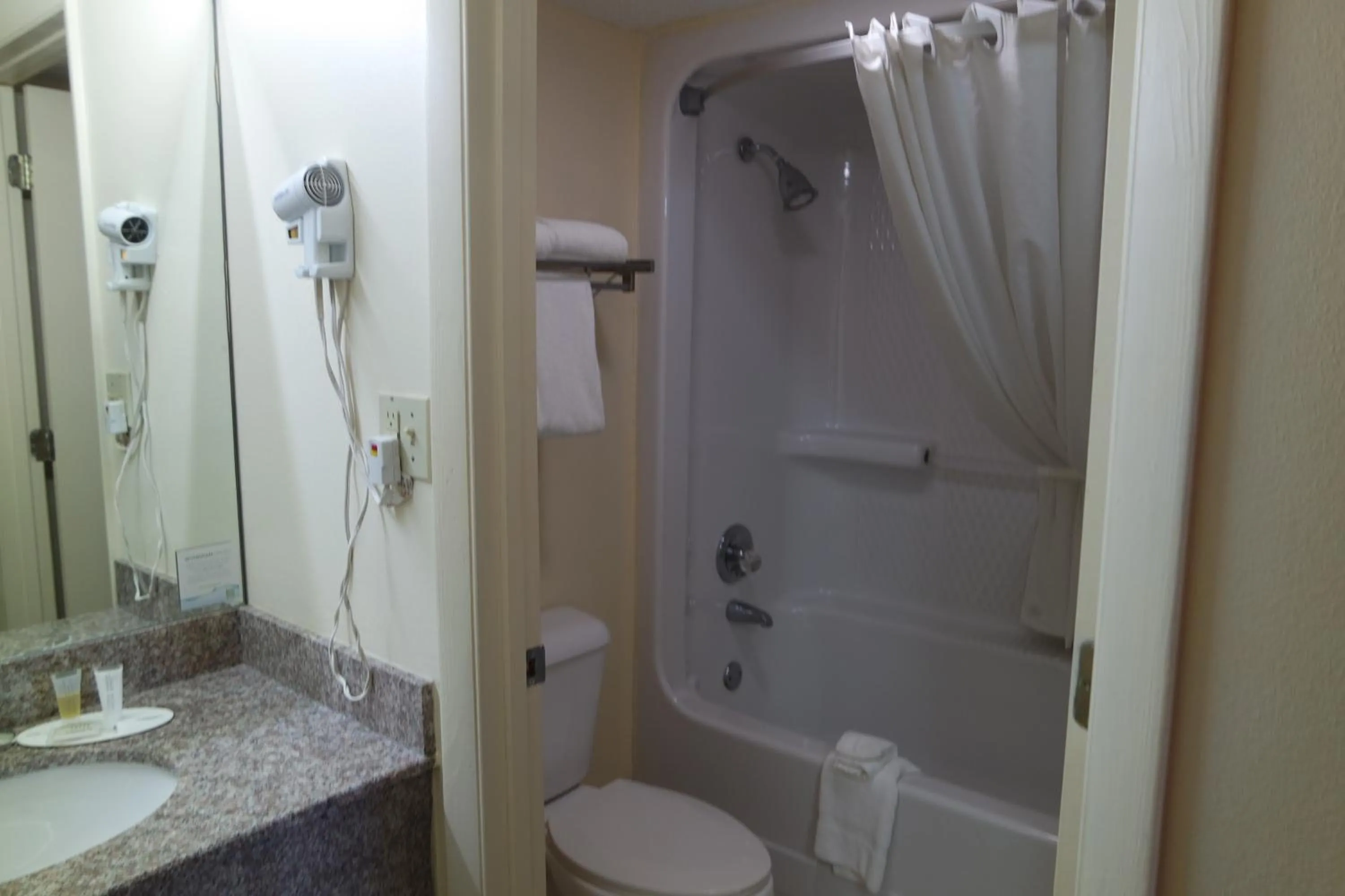 Howard Johnson by Wyndham Perry GA