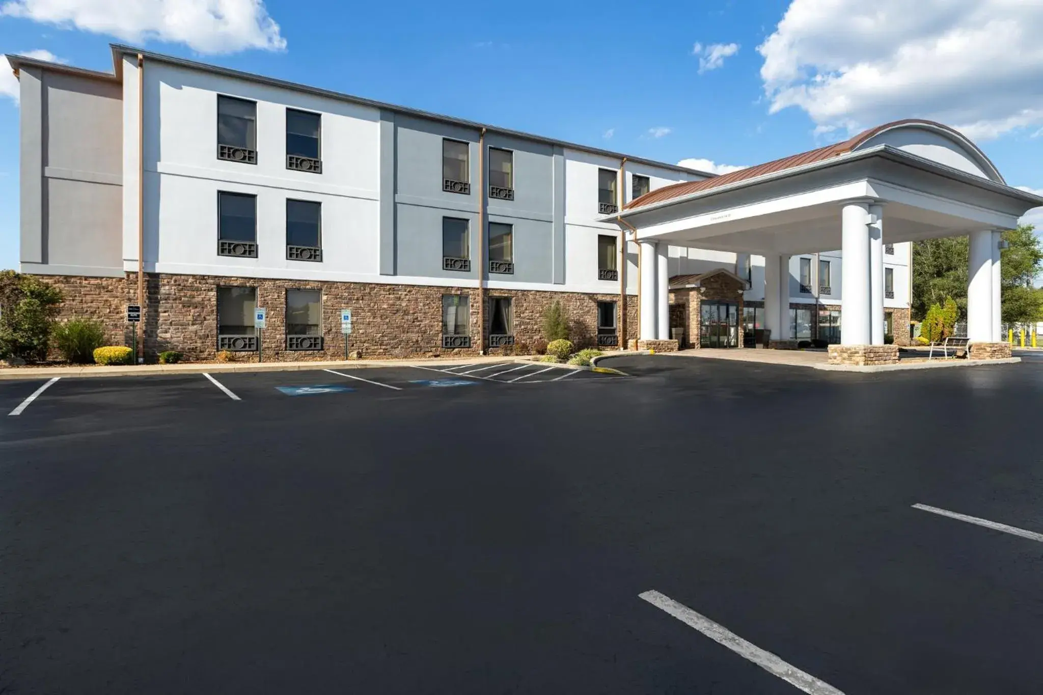 Property building in Holiday Inn Express Chillicothe East by IHG Property building in Holiday Inn Express Chillicothe East by IHG