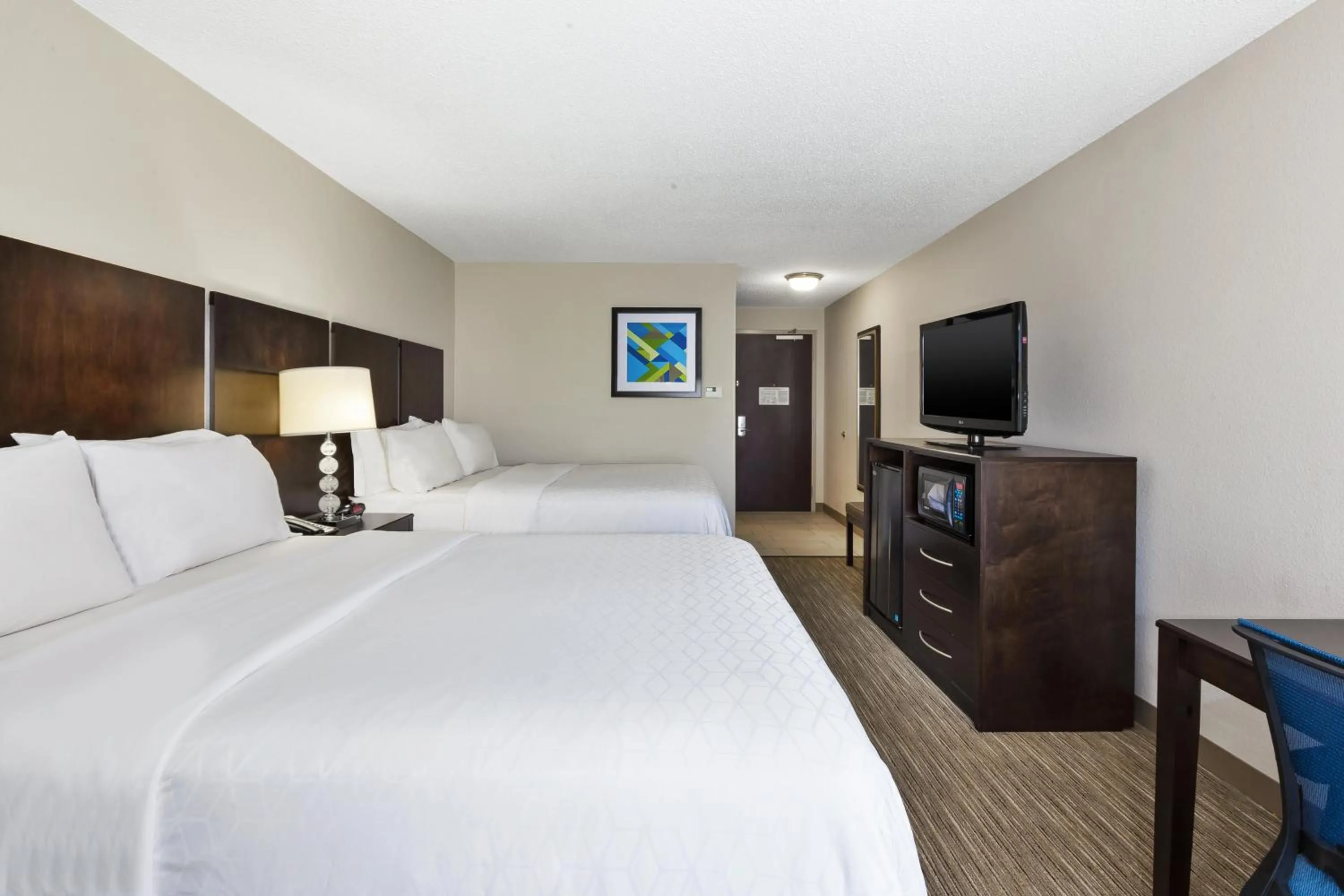 Photo of the whole room, Bed in Holiday Inn Express Chillicothe East by IHG
