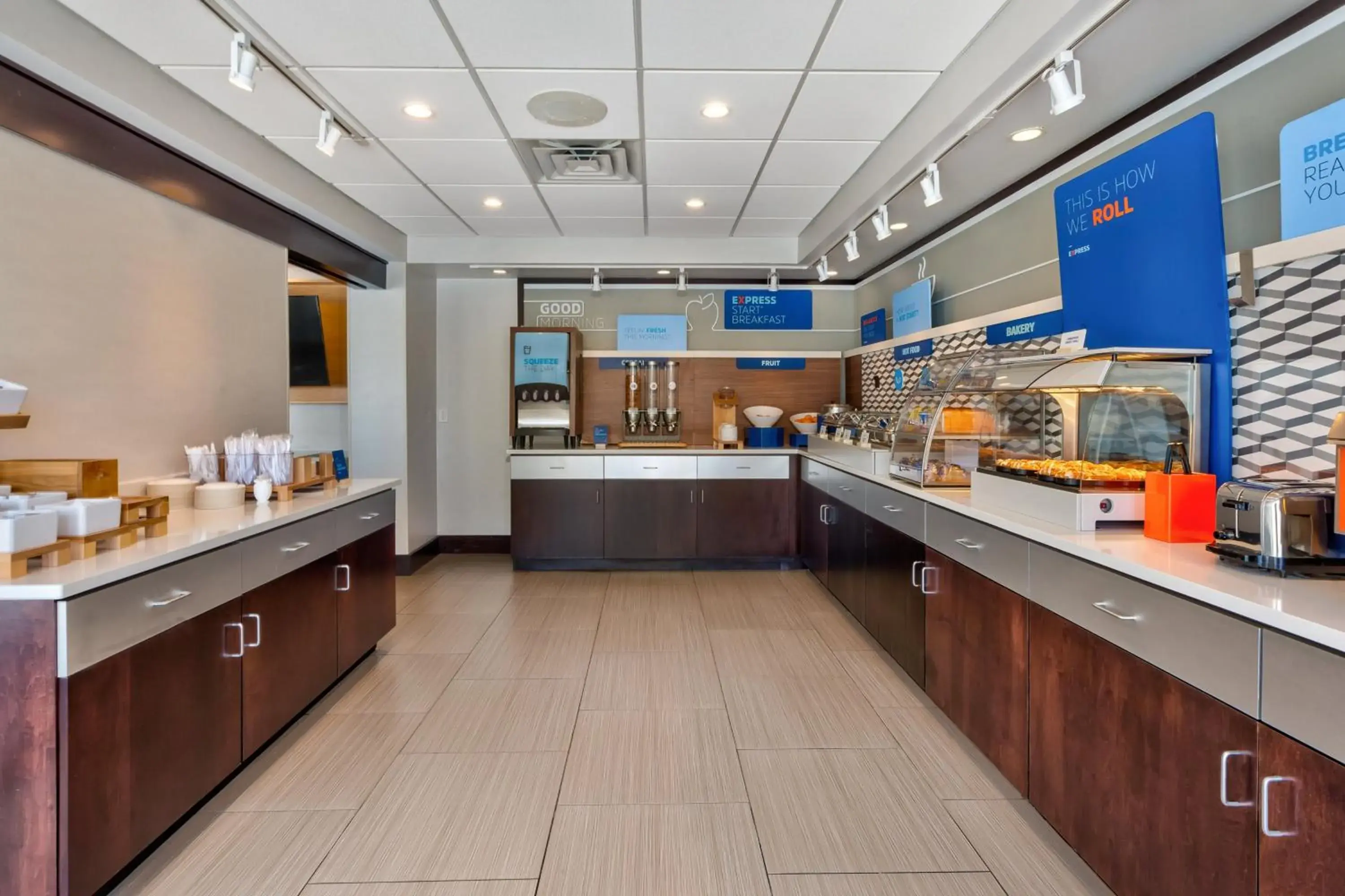 Breakfast in Holiday Inn Express Chillicothe East by IHG Breakfast in Holiday Inn Express Chillicothe East by IHG