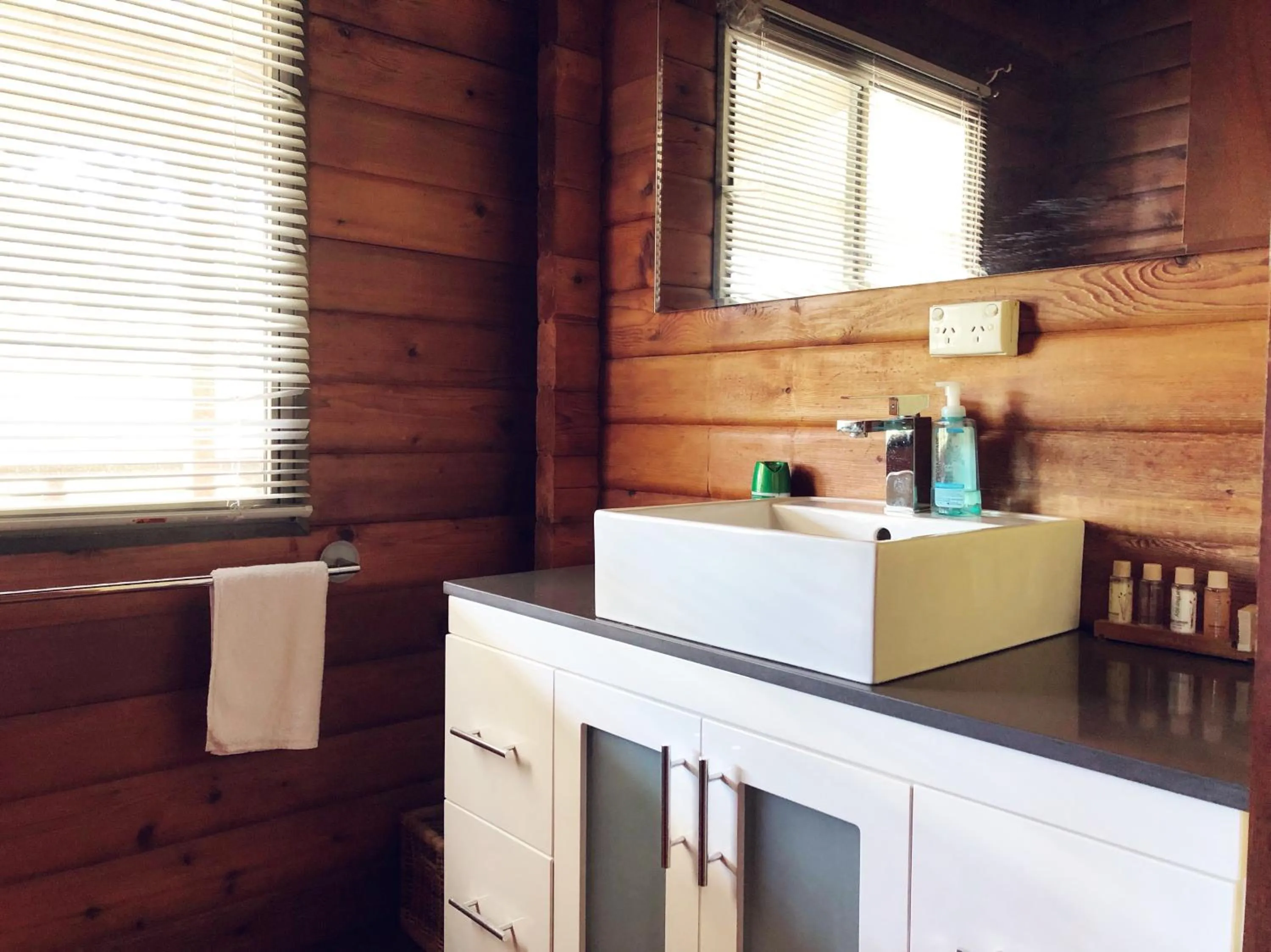 Bathroom in Pieter van Gent Winery & Vineyard