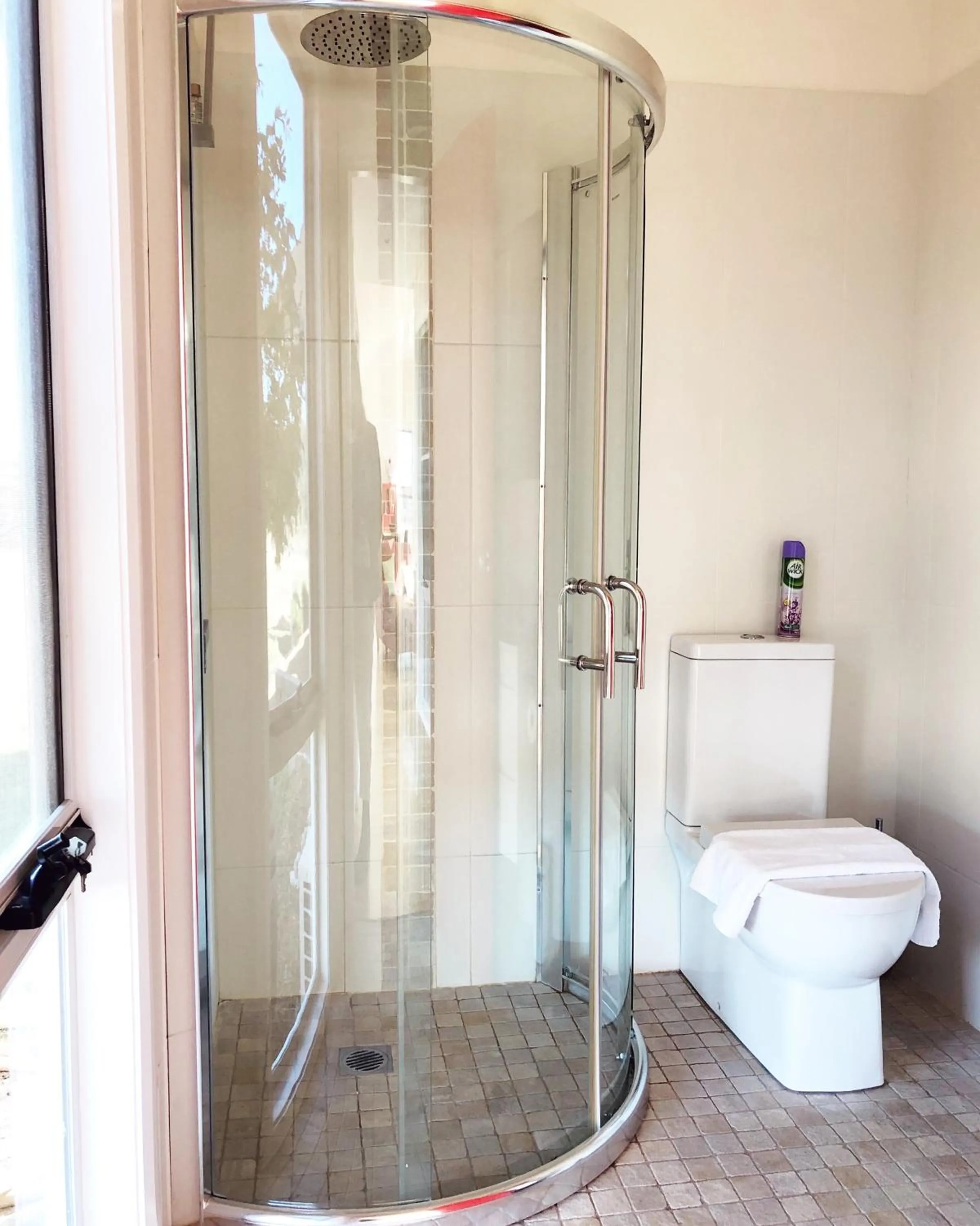 Bathroom in Pieter van Gent Winery & Vineyard