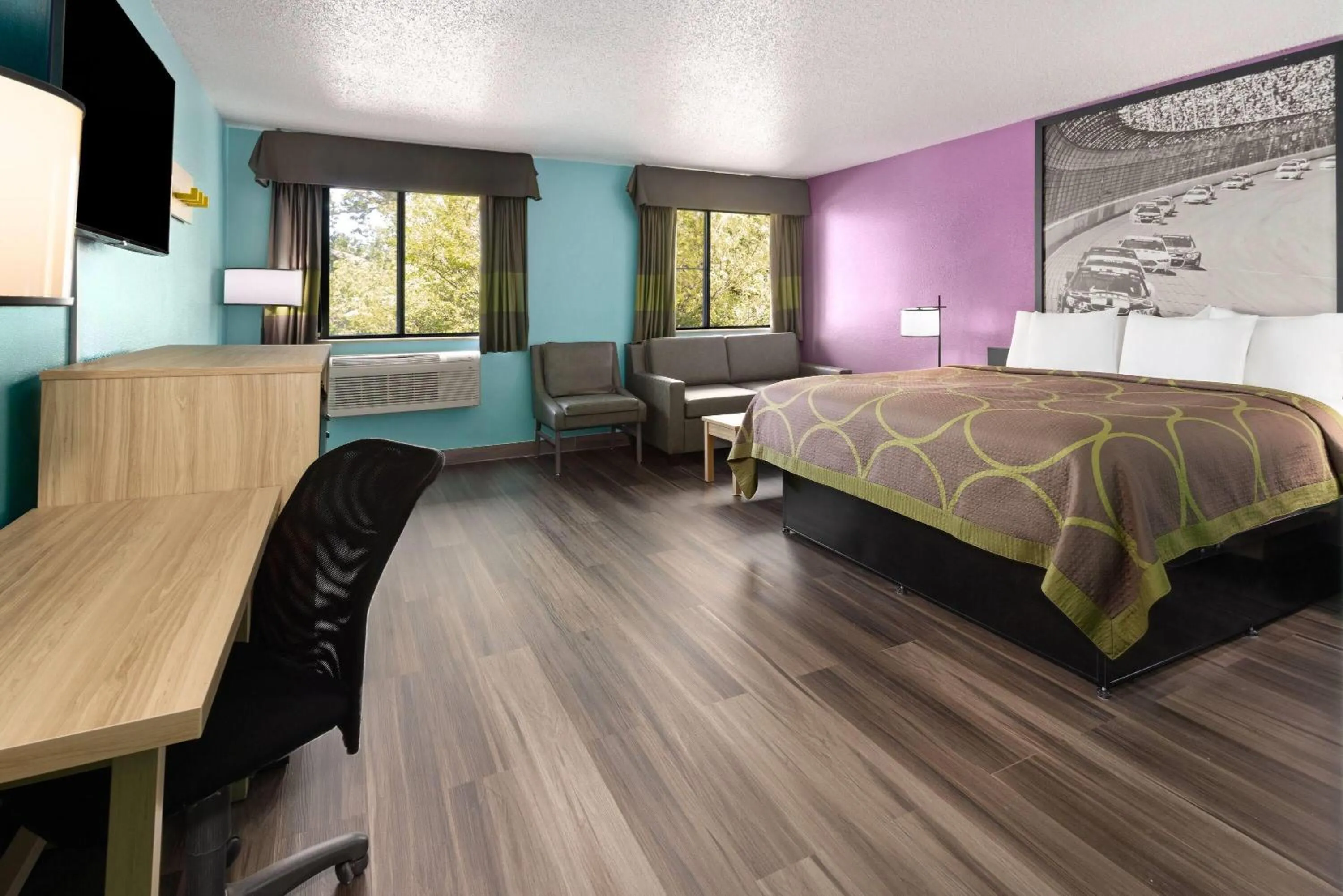 Photo of the whole room, Bed in Super 8 by Wyndham South Boston VA