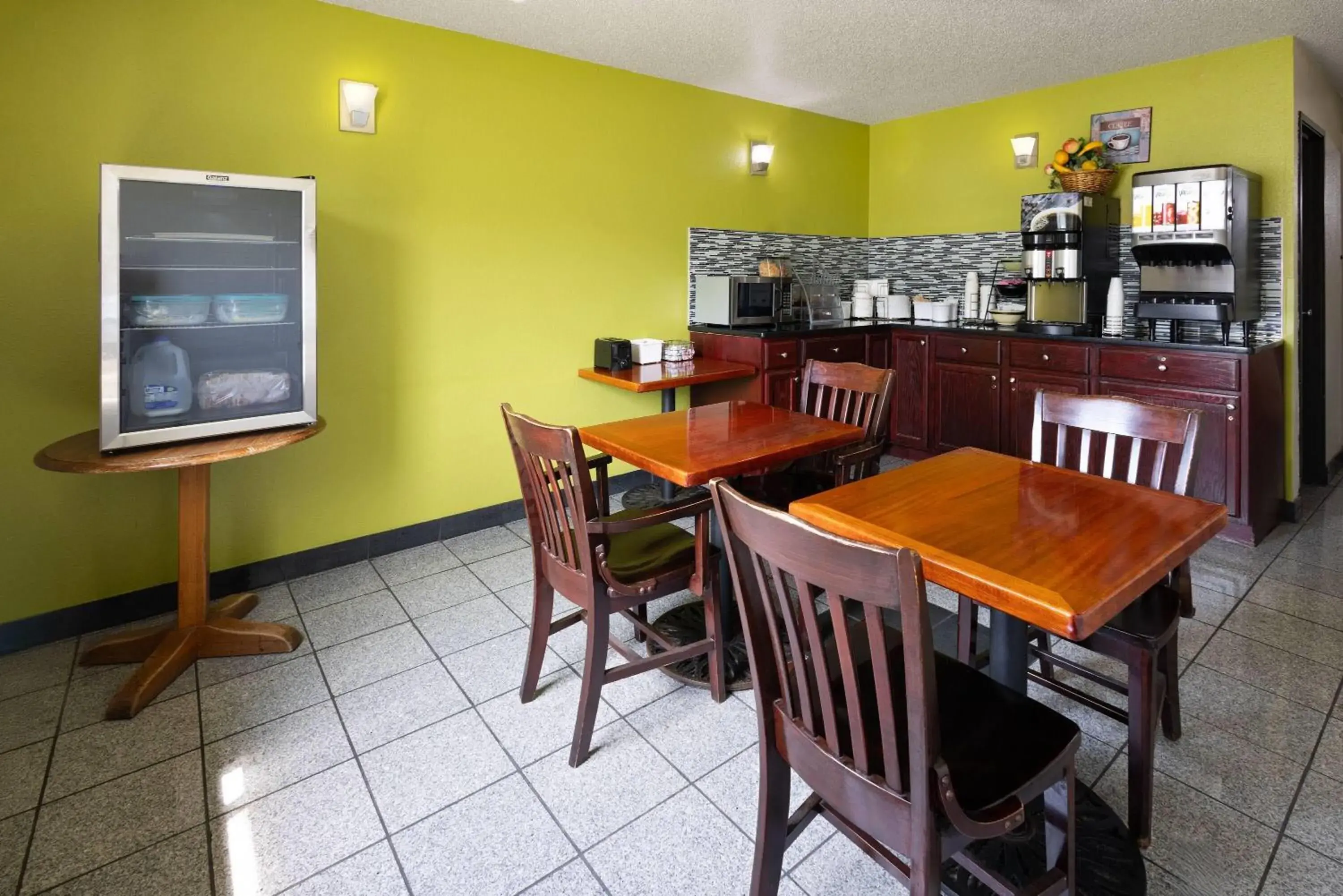 Breakfast in Super 8 by Wyndham South Boston VA Breakfast in Super 8 by Wyndham South Boston VA