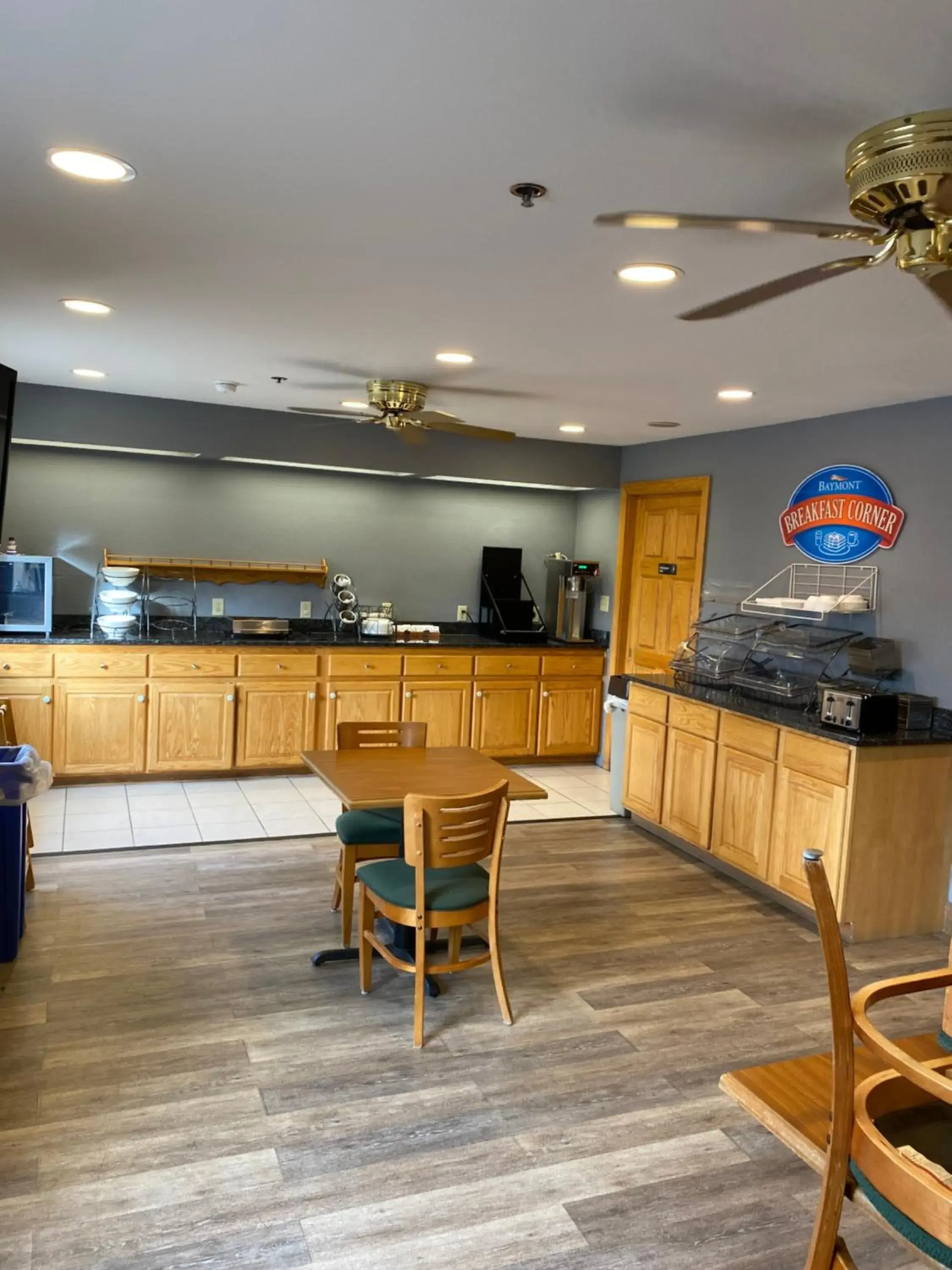 Breakfast in Baymont by Wyndham Logan Breakfast in Baymont by Wyndham Logan