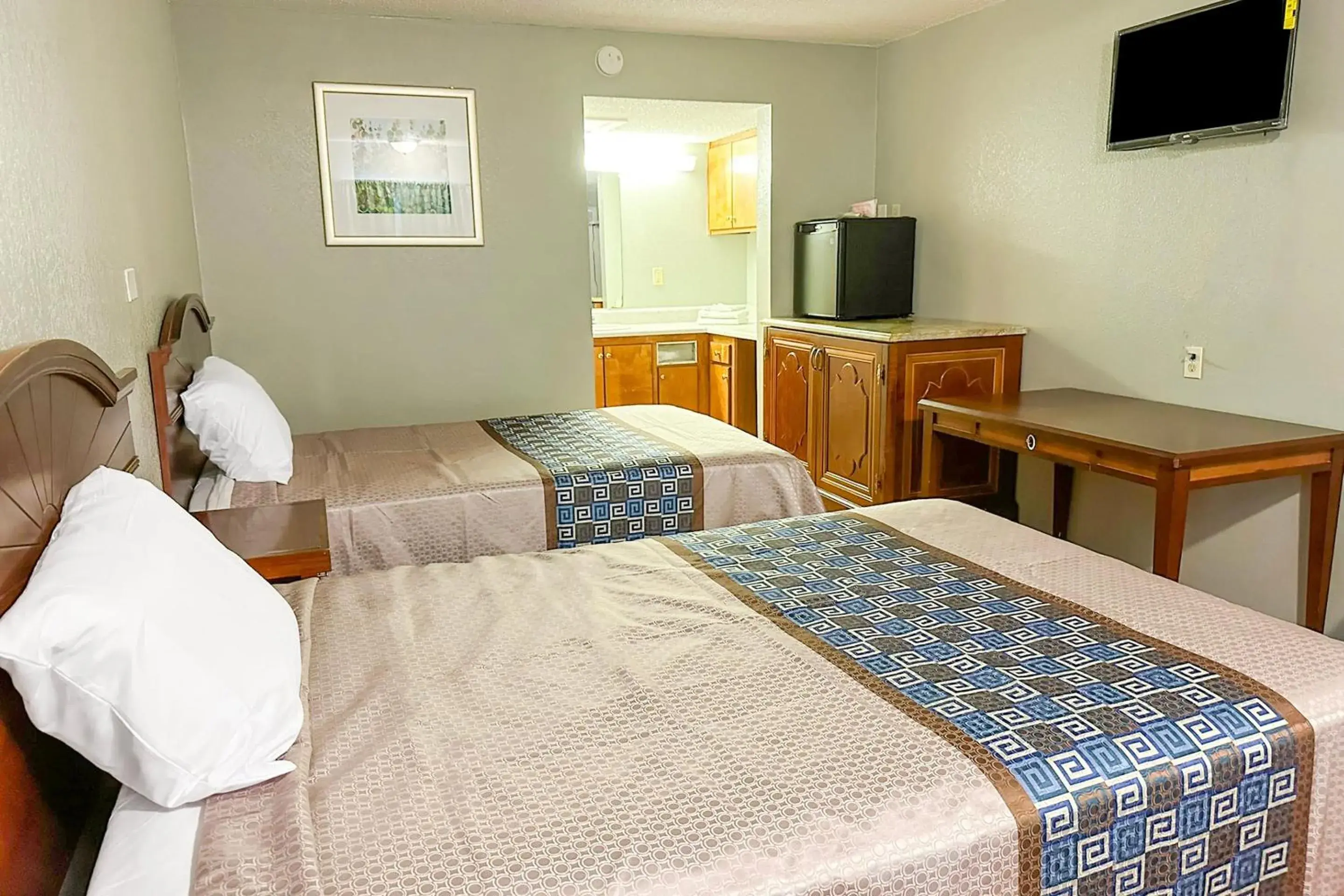 2 Full Beds Accessible Non - Smoking in Hahira Inn By OYO near Valdosta 2 Full Beds Accessible Non - Smoking in Hahira Inn By OYO near Valdosta