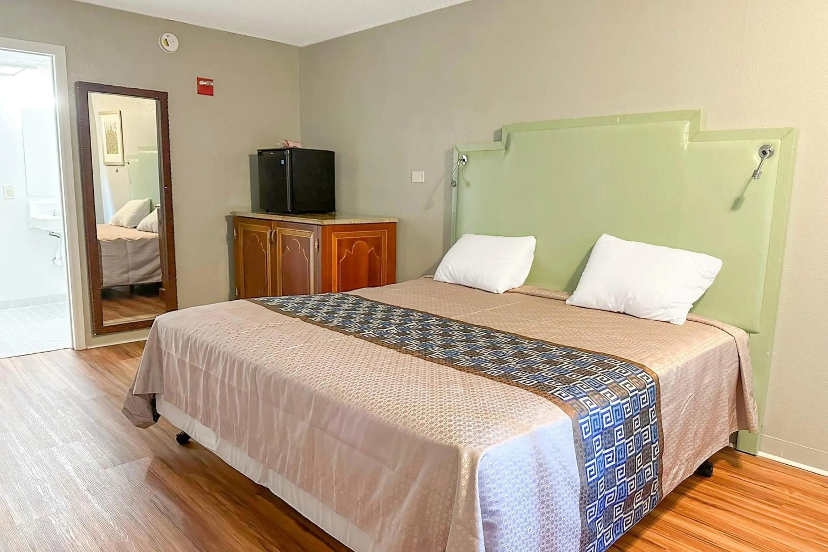 Bedroom, Bed in Hahira Inn By OYO near Valdosta