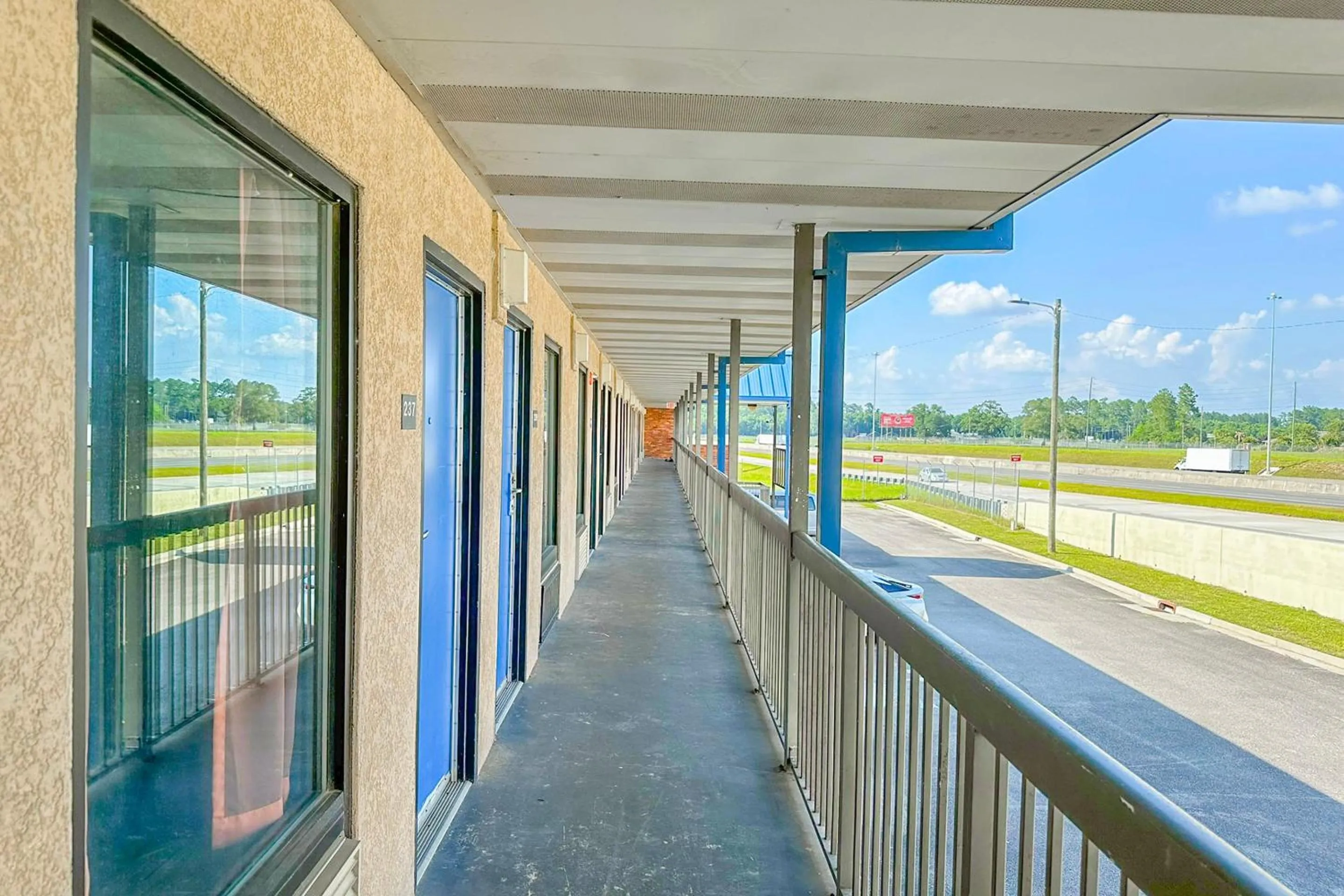 Lobby or reception in Hahira Inn By OYO near Valdosta