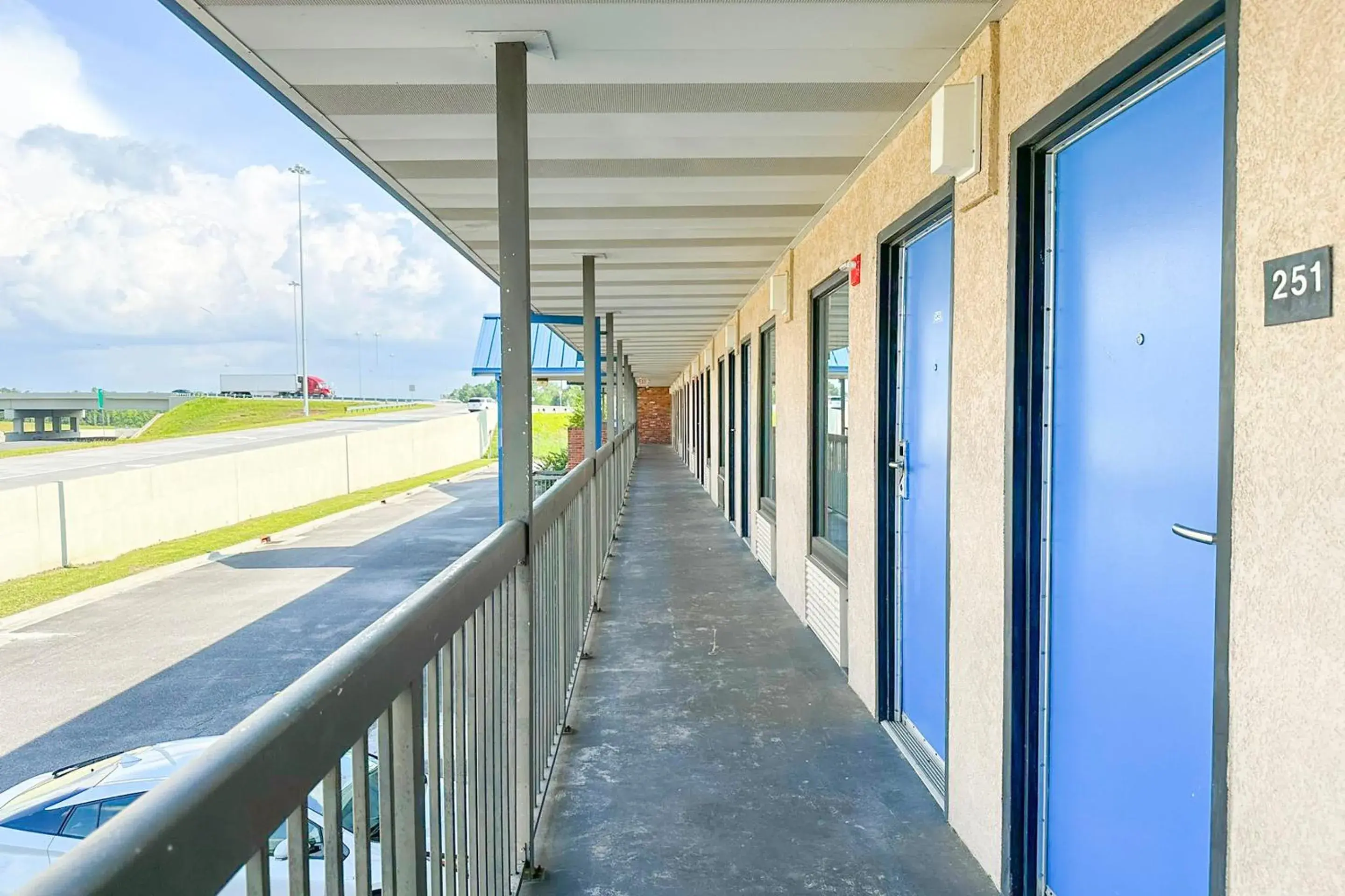 Lobby or reception in Hahira Inn By OYO near Valdosta Lobby or reception in Hahira Inn By OYO near Valdosta