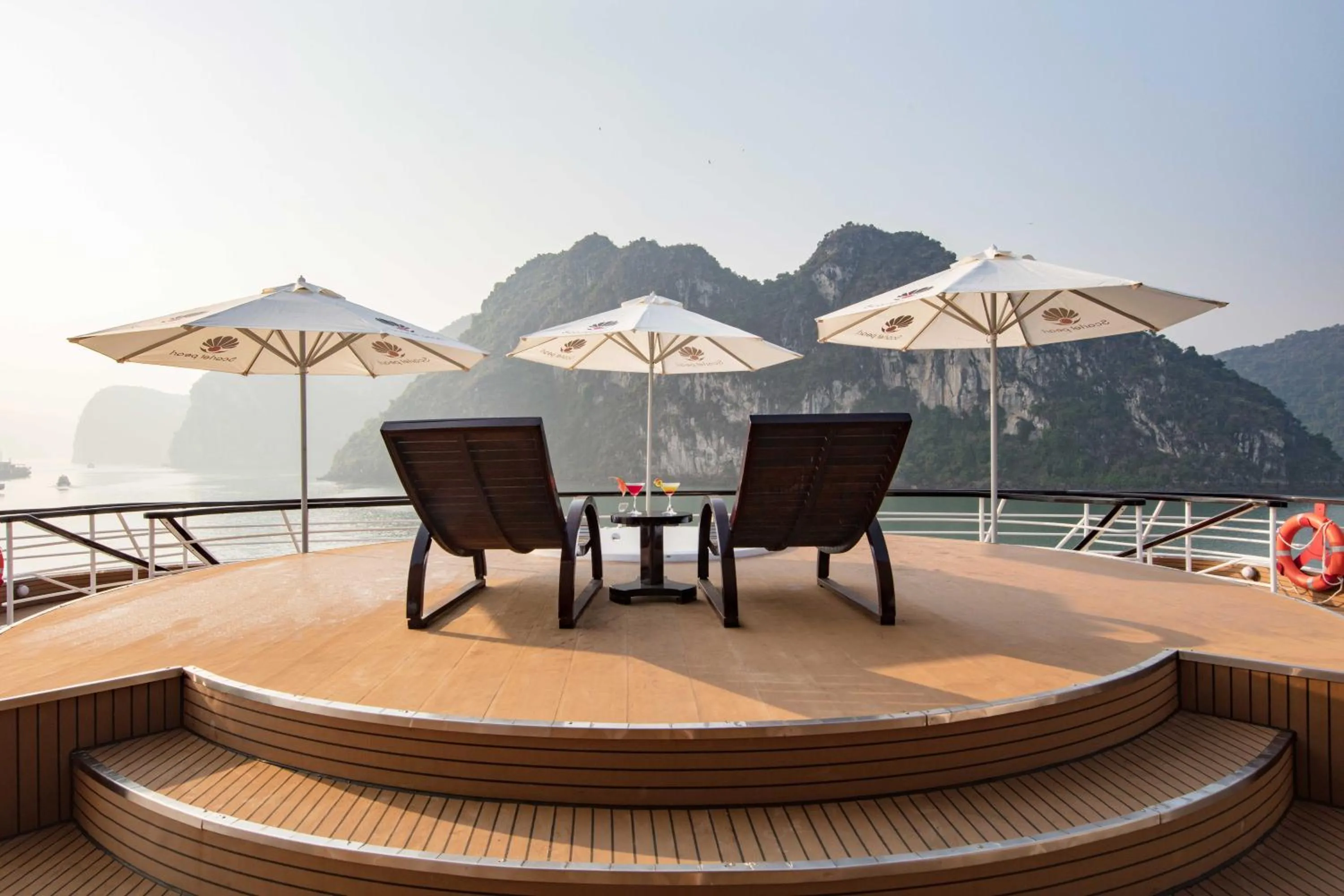 Balcony/Terrace in Scarlet Pearl Cruises - Wonder On Lan Ha Bay