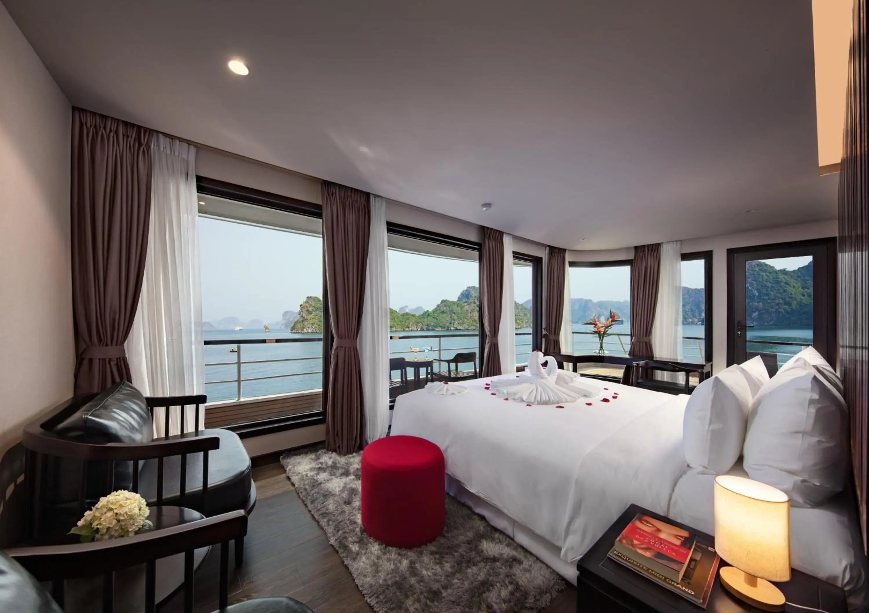Onyx Pearl Suite with private Sundeck (Included 60 minutes body massage) - single occupancy in Scarlet Pearl Cruises - Wonder On Lan Ha Bay Onyx Pearl Suite with private Sundeck (Included 60 minutes body massage) - single occupancy in Scarlet Pearl Cruises - Wonder On Lan Ha Bay