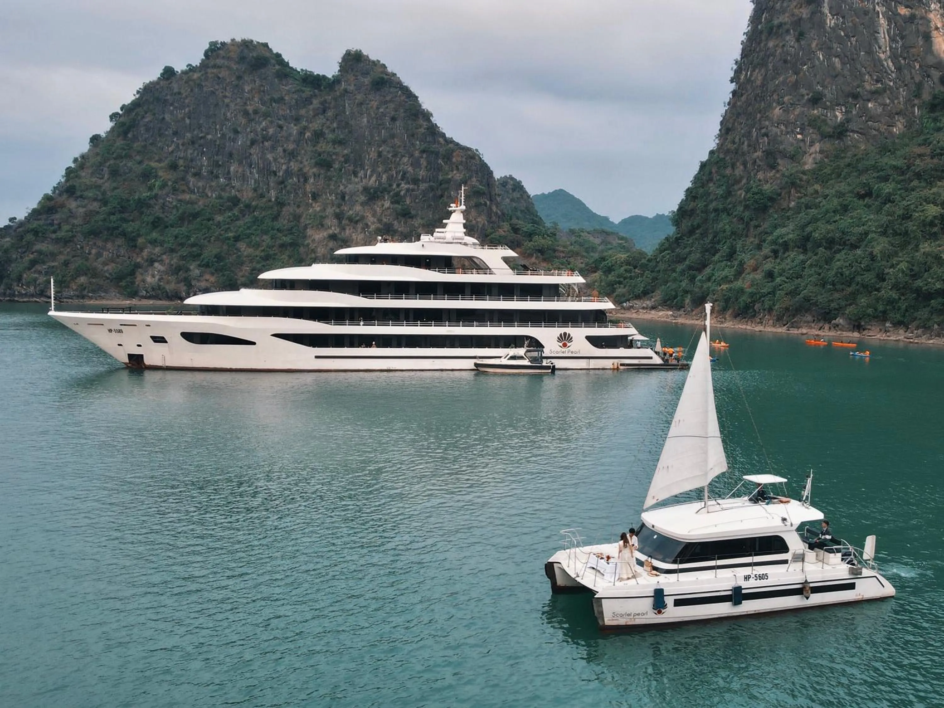 Scarlet Pearl Cruises - Wonder On Lan Ha Bay