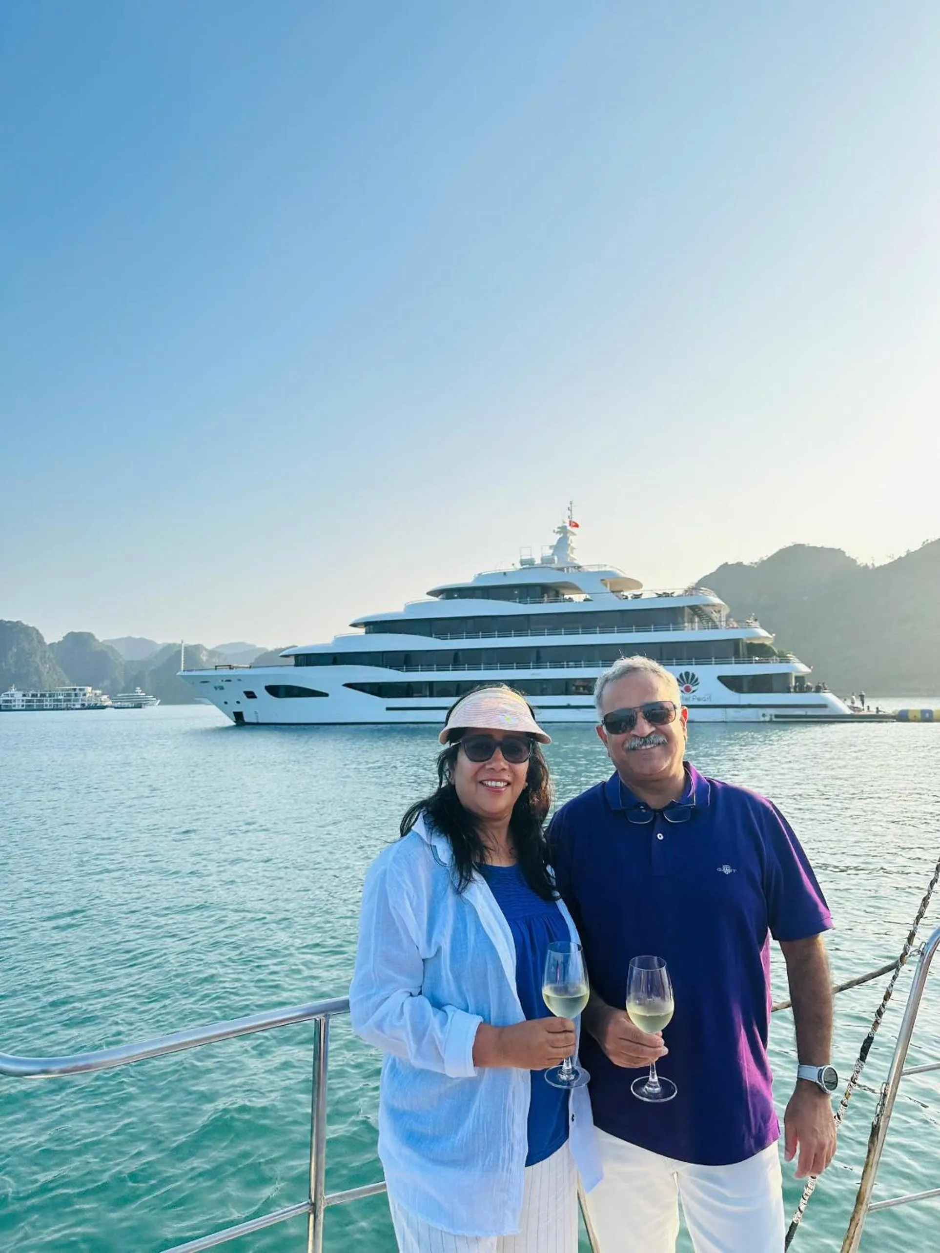 Scarlet Pearl Cruises - Wonder On Lan Ha Bay