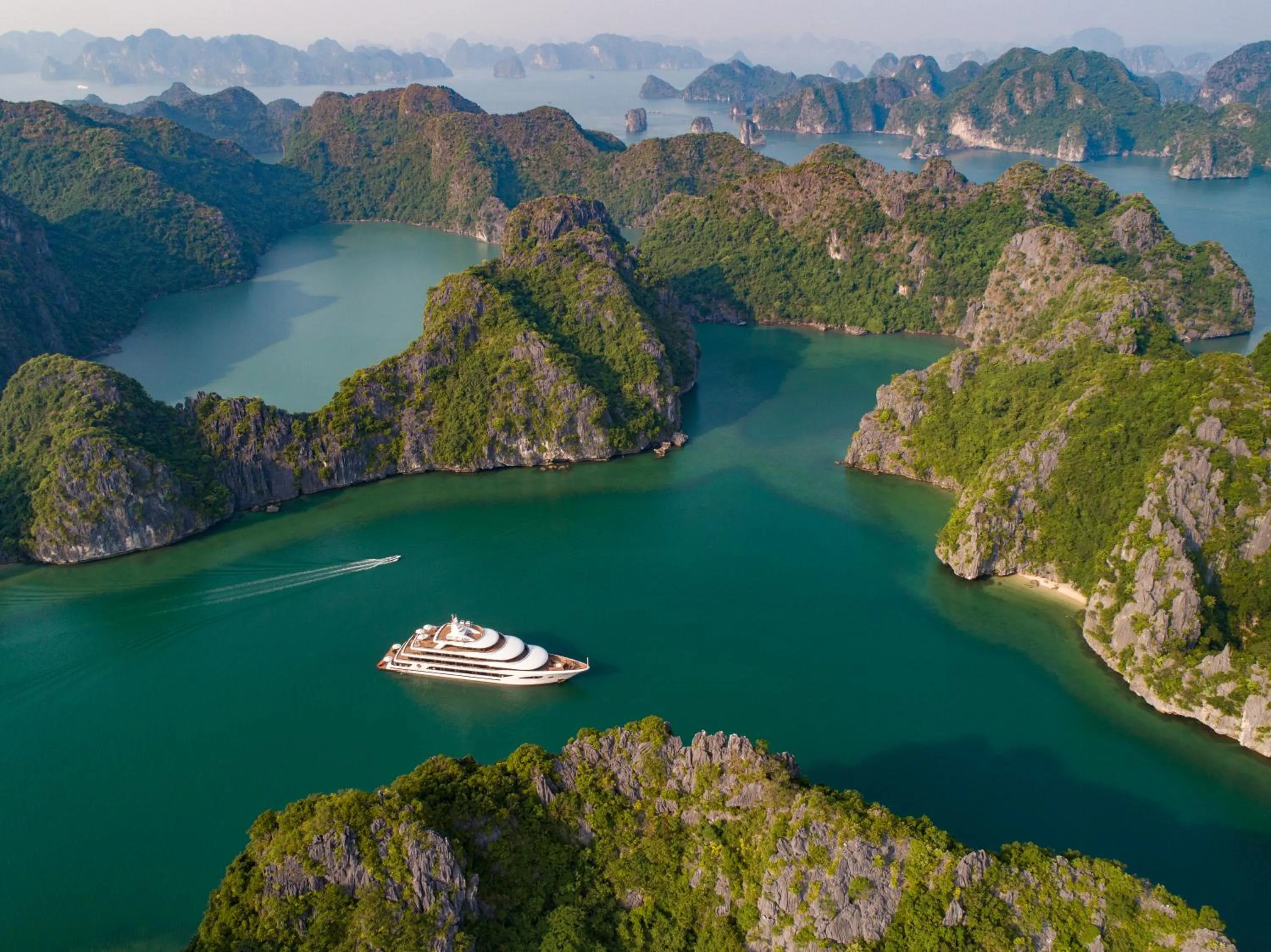 Property building in Scarlet Pearl Cruises - Wonder On Lan Ha Bay