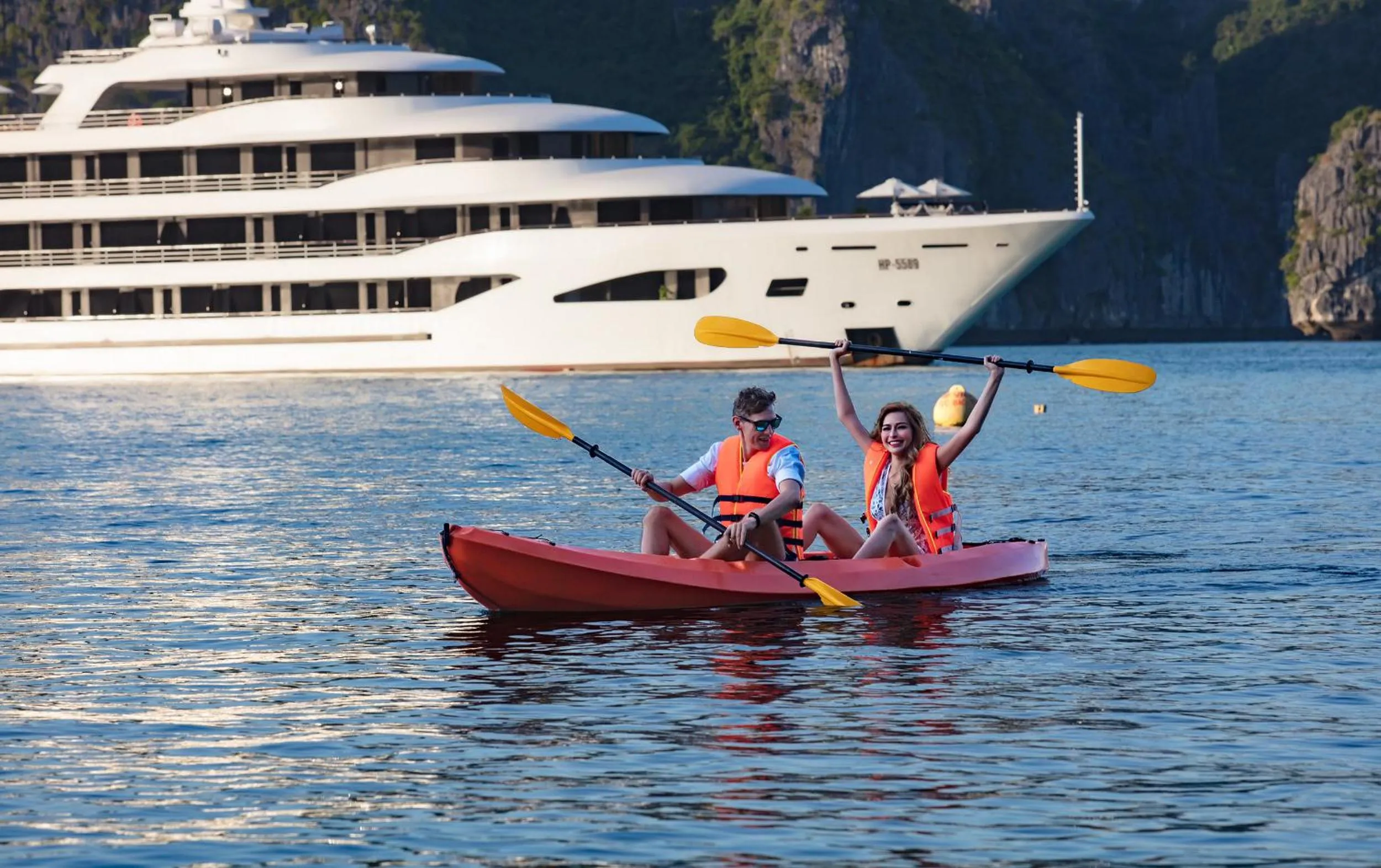 Scarlet Pearl Cruises - Wonder On Lan Ha Bay