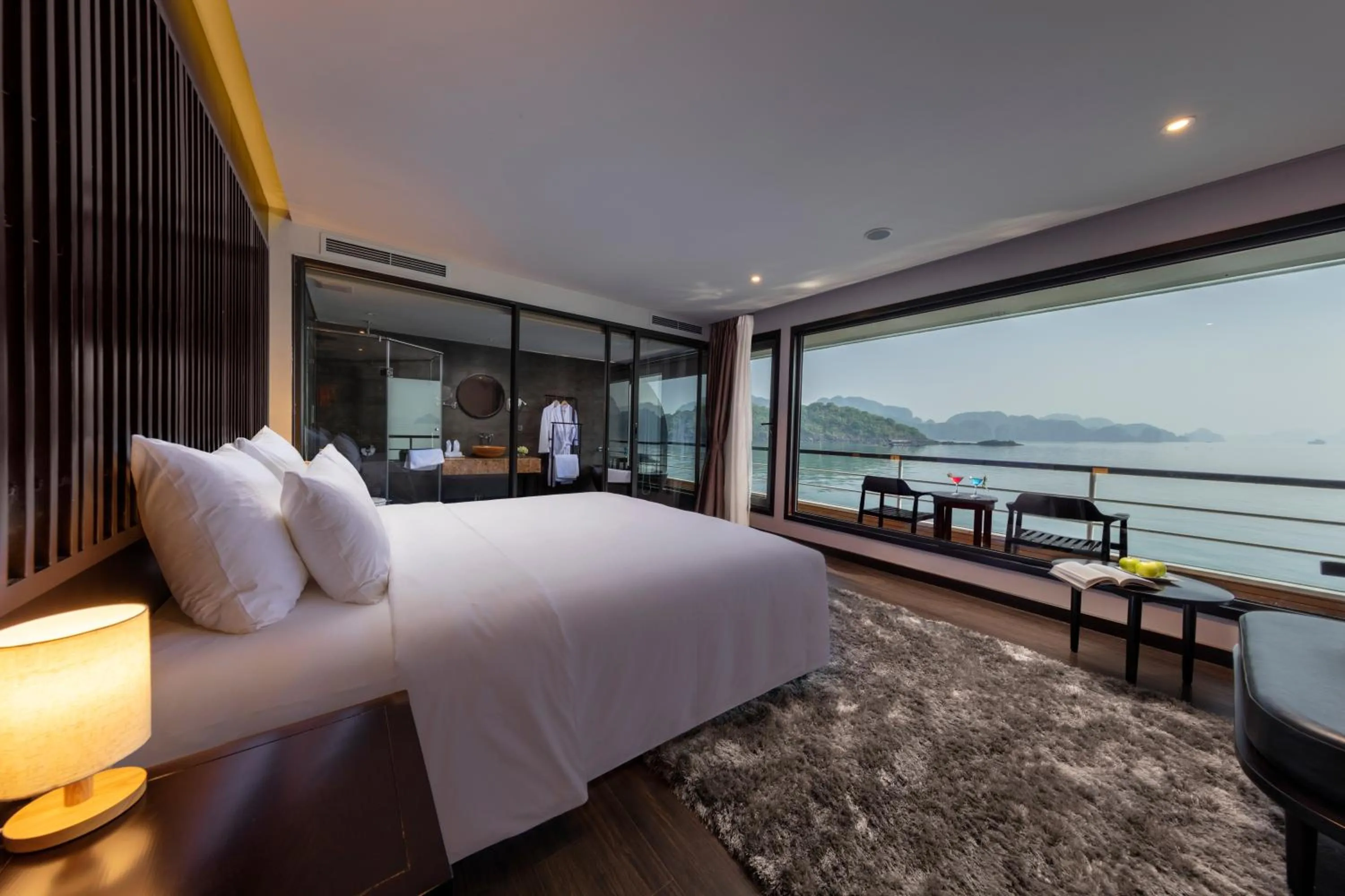 Photo of the whole room, Bed in Scarlet Pearl Cruises - Wonder On Lan Ha Bay