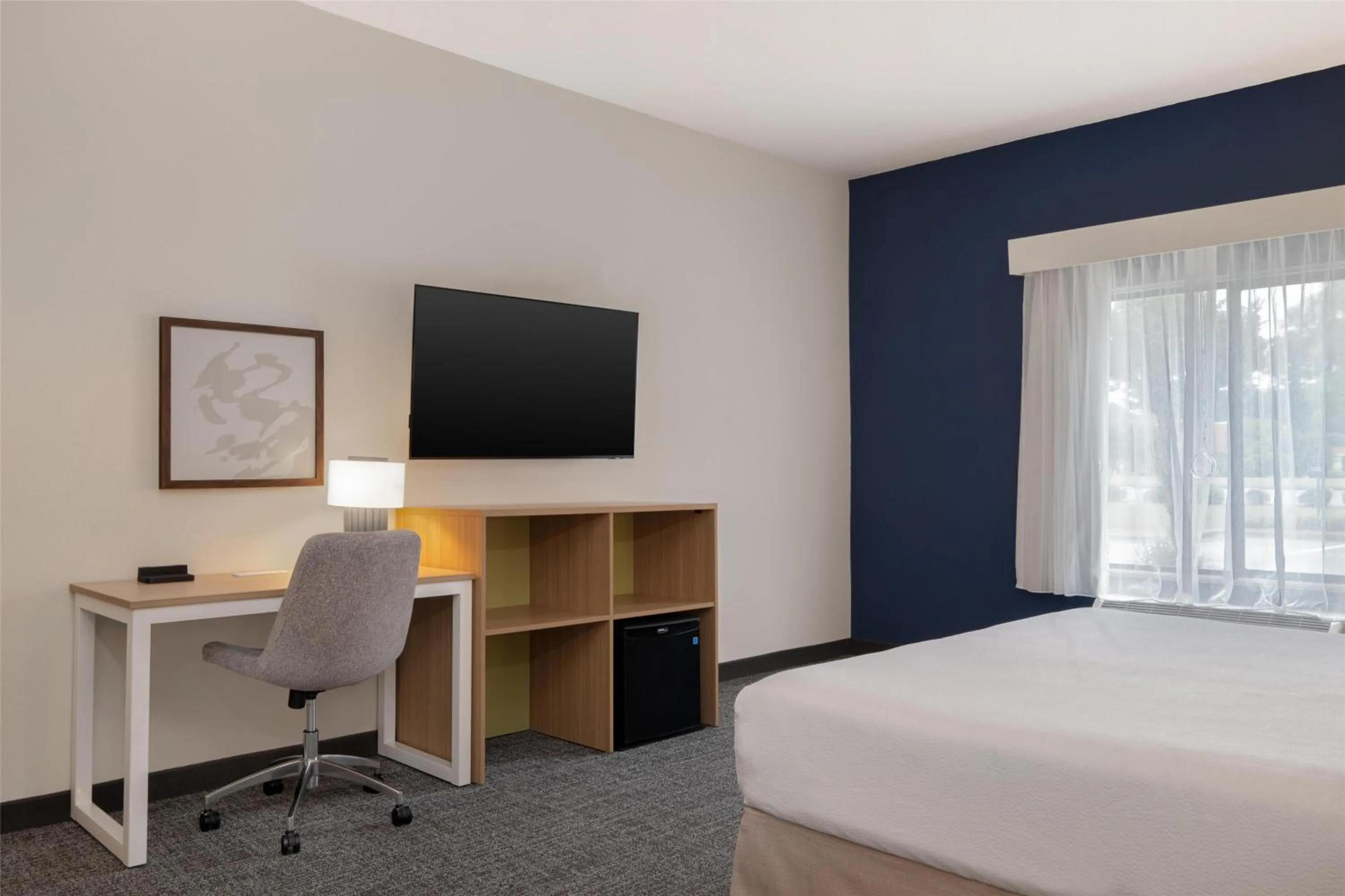 Bedroom, Bed in Spark By Hilton Smithfield I-95