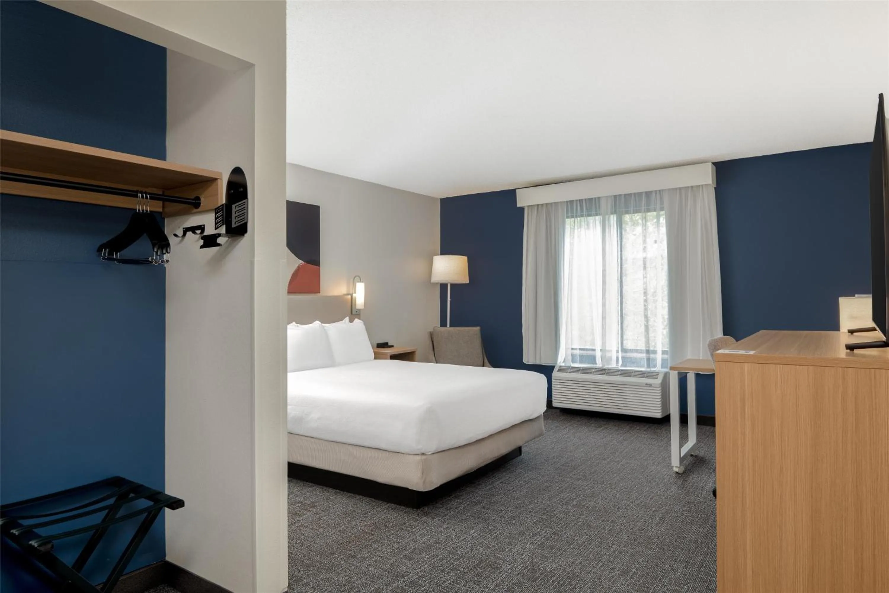 Bed in Spark By Hilton Smithfield I-95