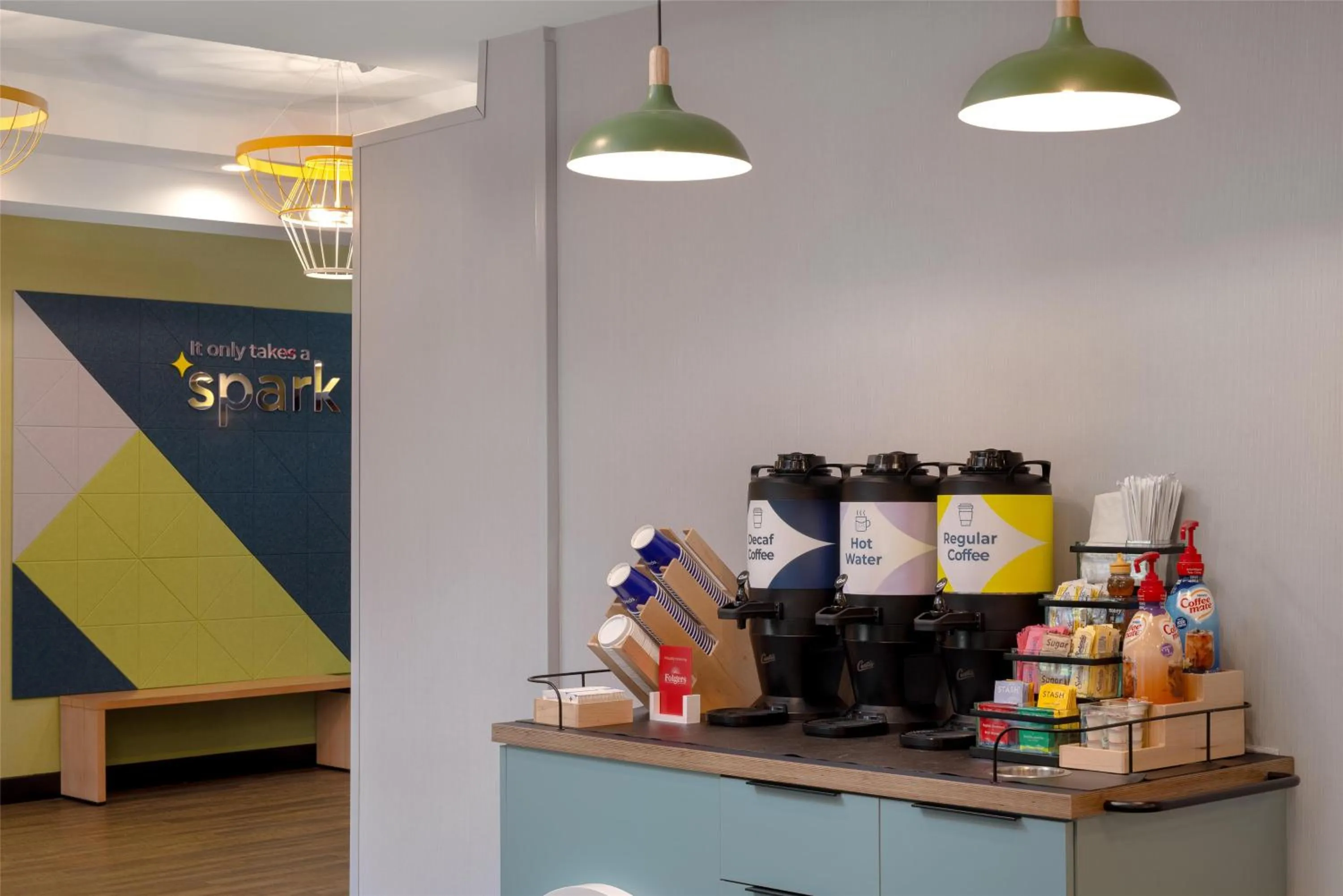 Dining area in Spark By Hilton Smithfield I-95