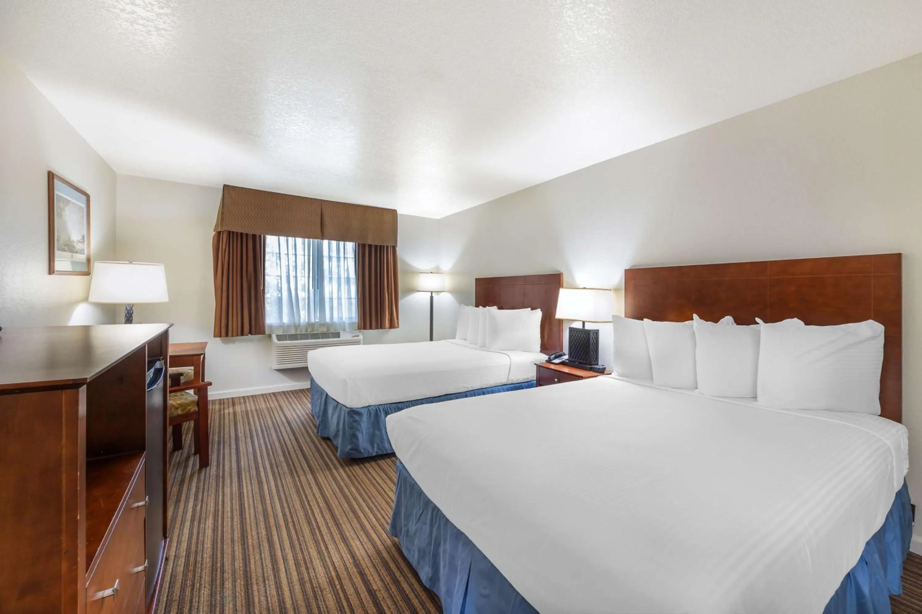 Bedroom, Bed in Best Western Capital City Inn