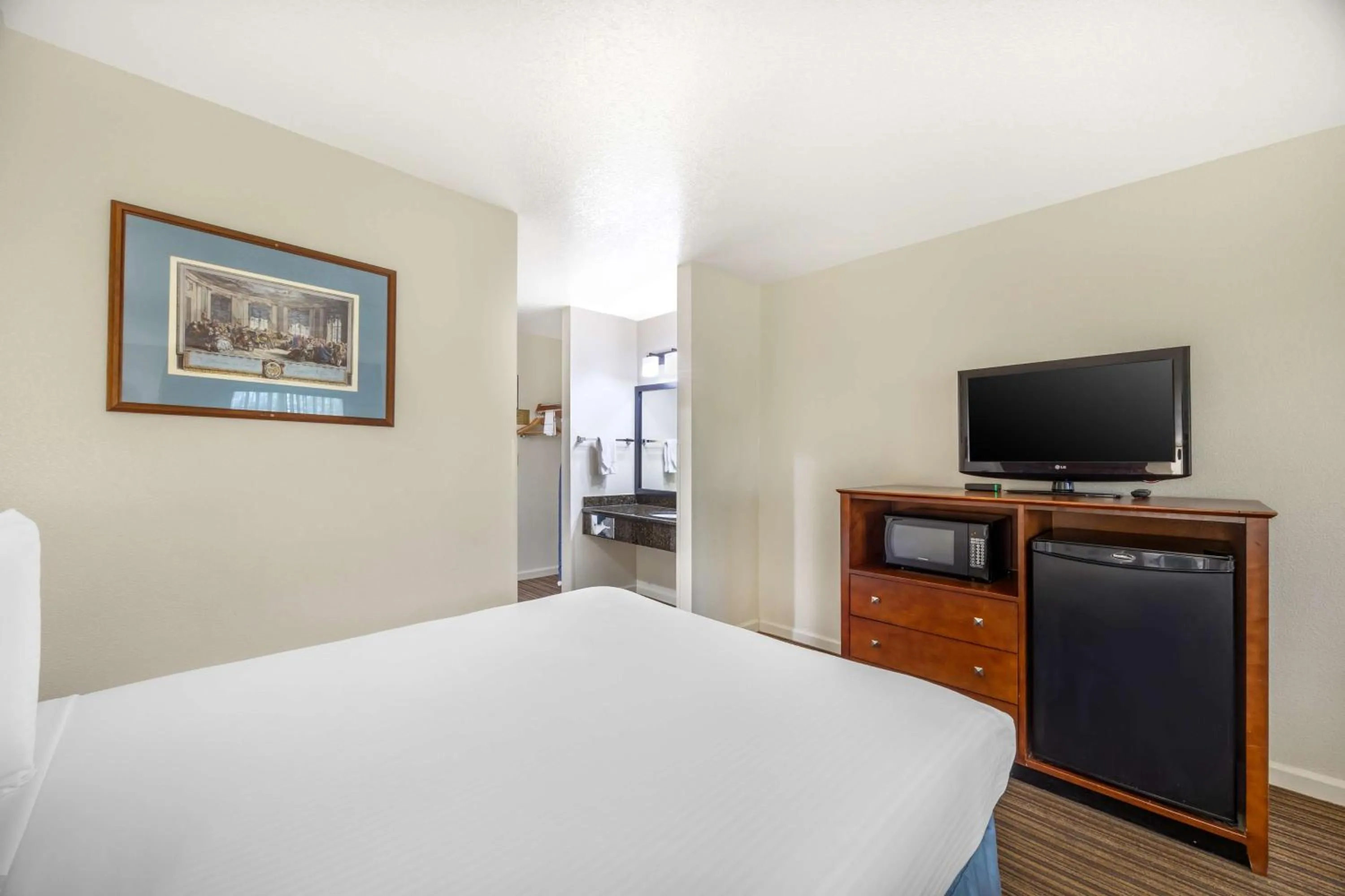 Bedroom, Bed in Best Western Capital City Inn