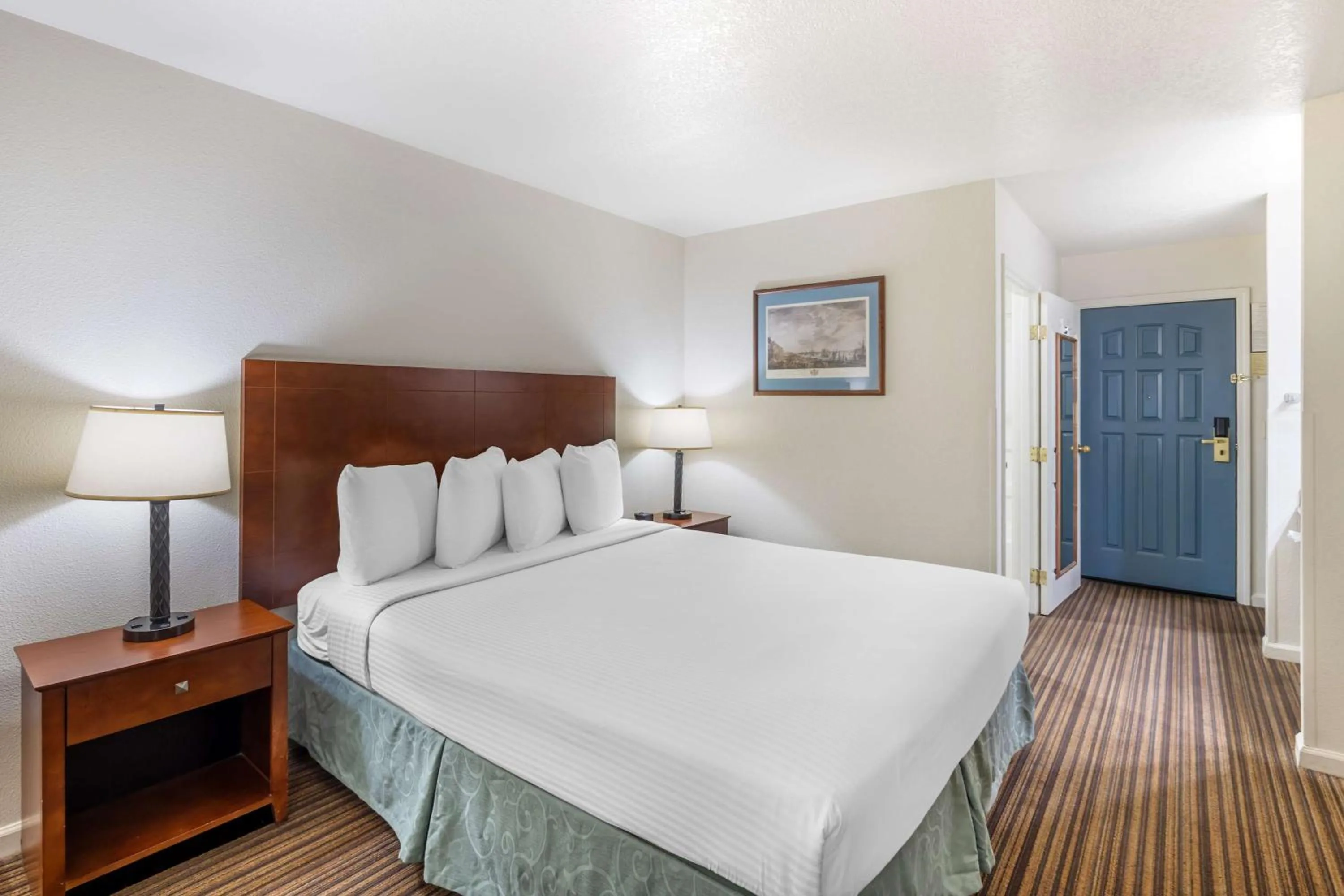 Bedroom, Bed in Best Western Capital City Inn