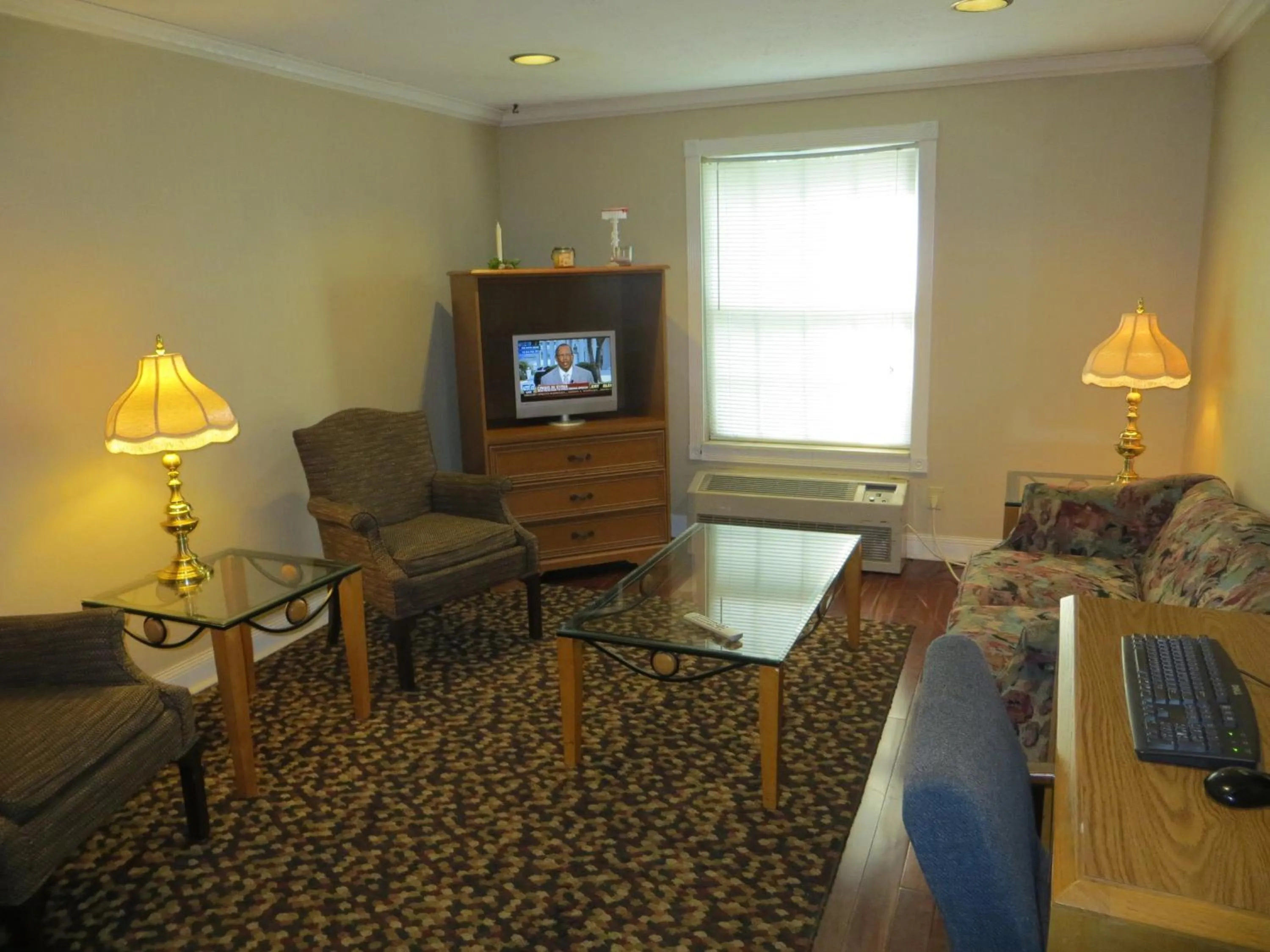 Lobby or reception in Americourt Hotel and Suites - Elizabethton