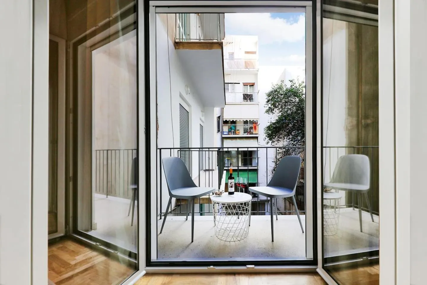 Brand new Modern Apartment with satellite TV