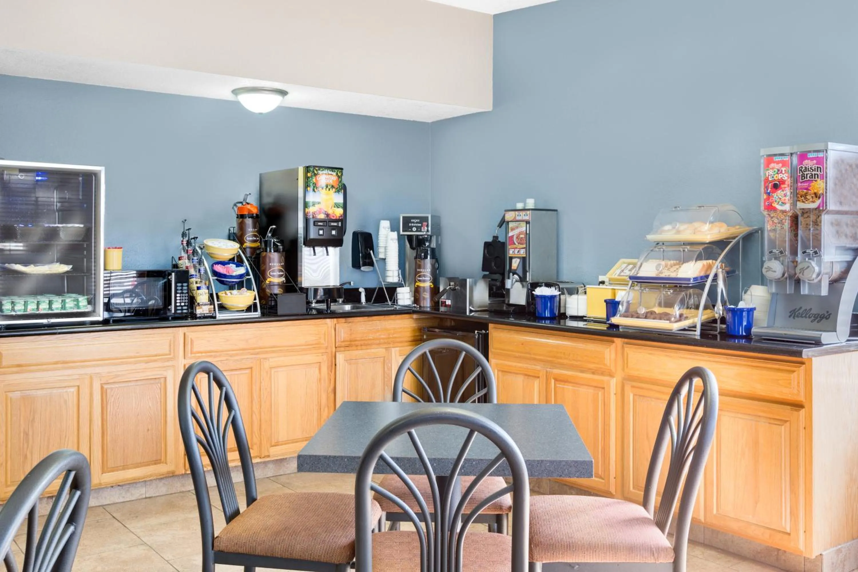 Area and facilities in Days Inn by Wyndham Newton