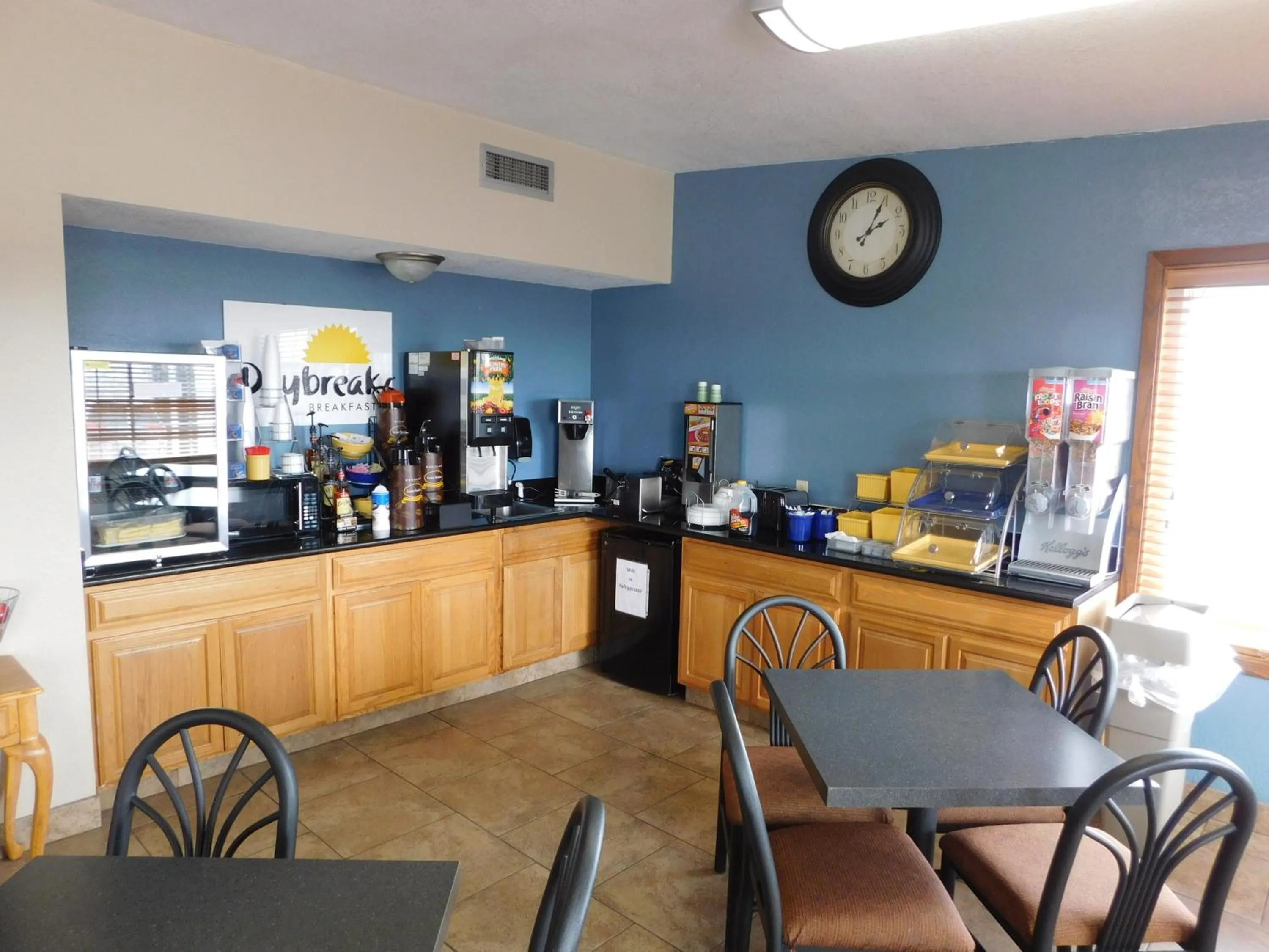 Breakfast in Days Inn by Wyndham Newton