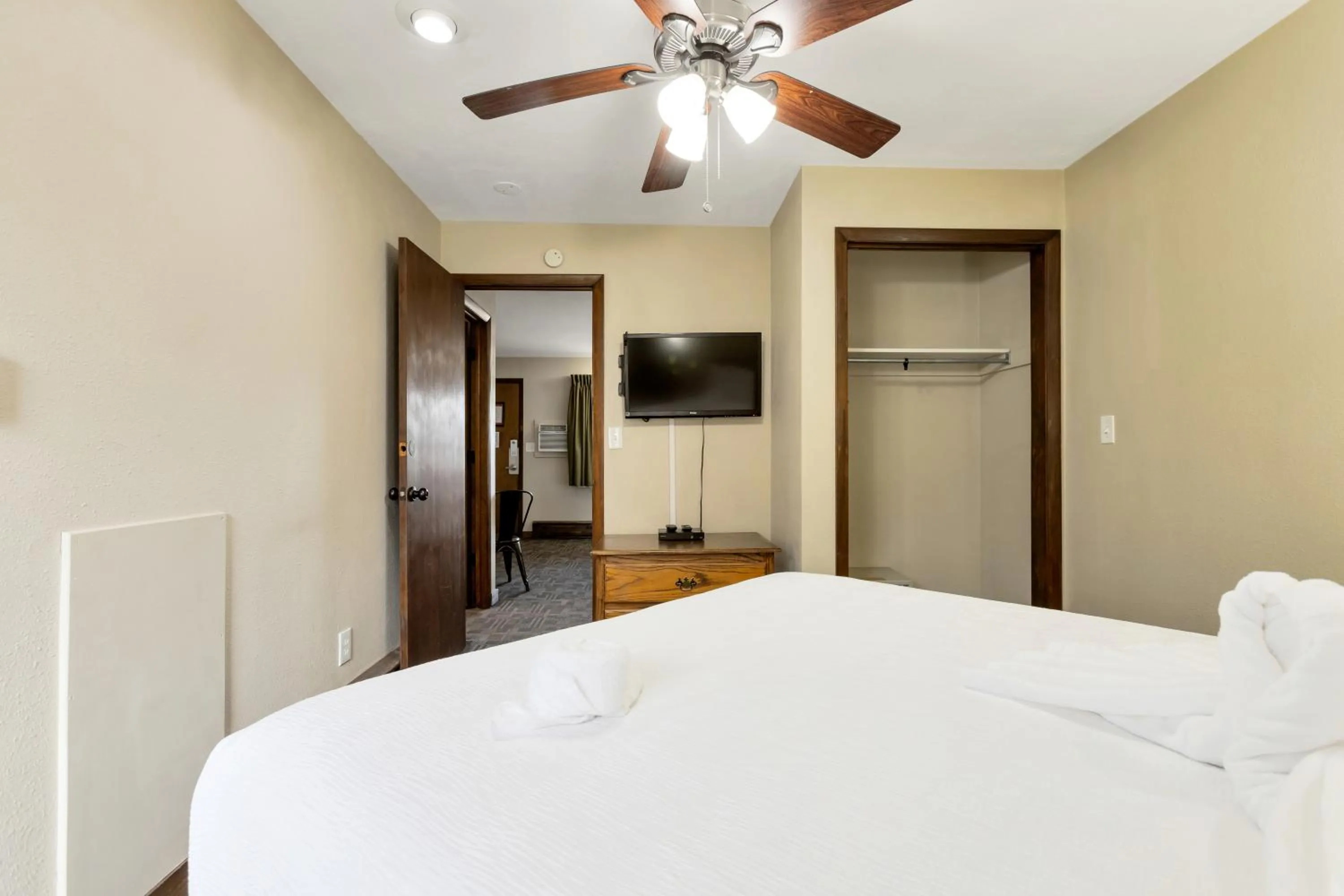 Bed in Murphy's Resort